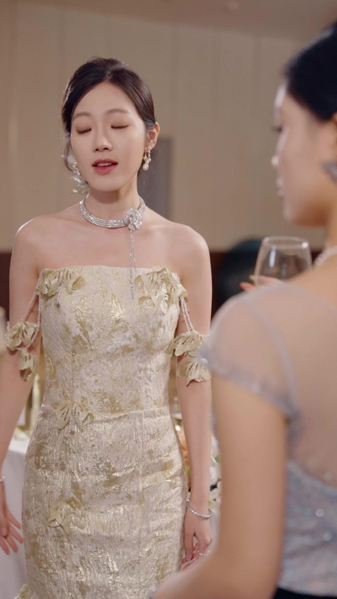 ¡Ella es mi nuera, respetenla!