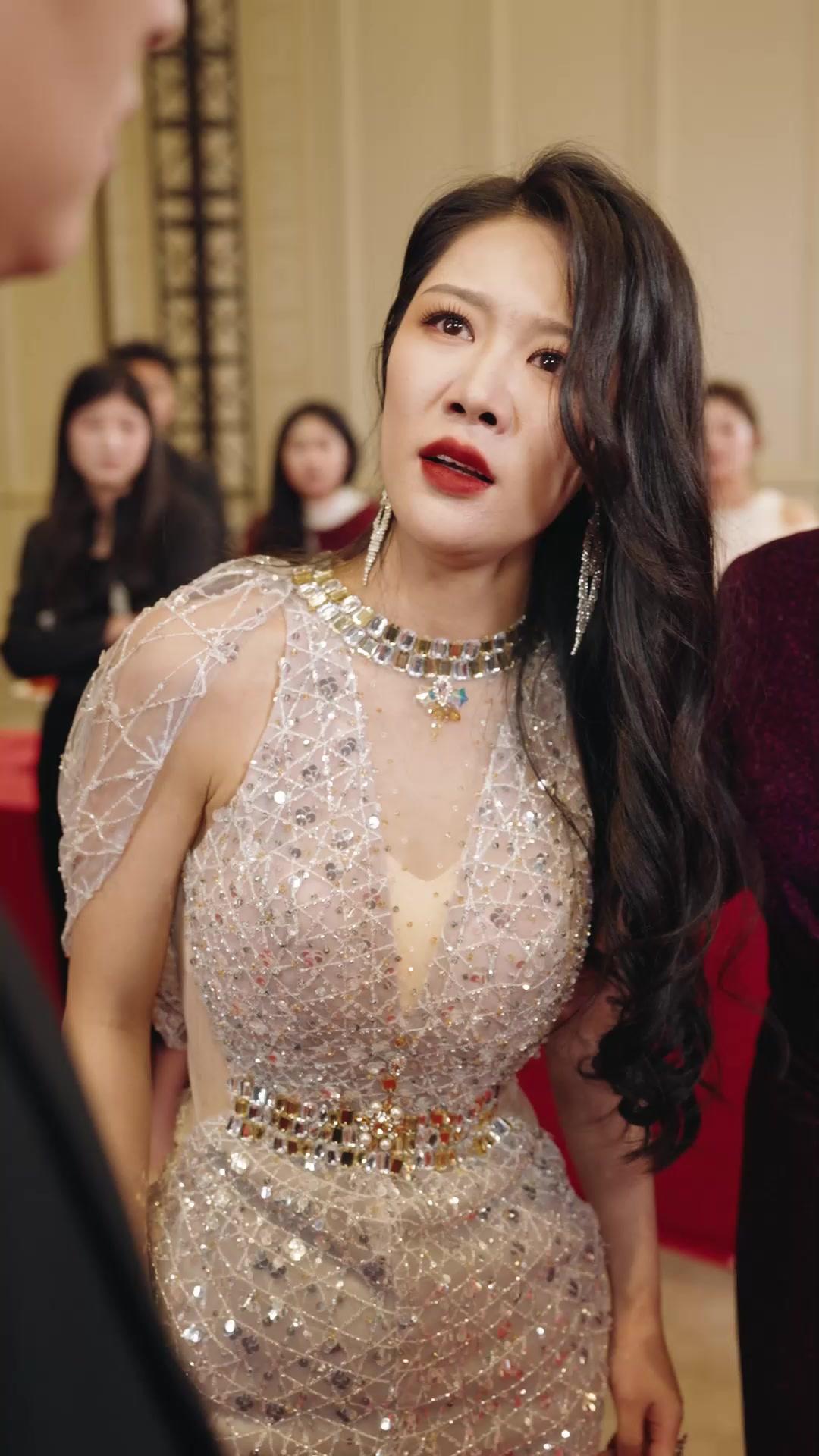 Pelakor Naik, Istri Sah Tersingkir?