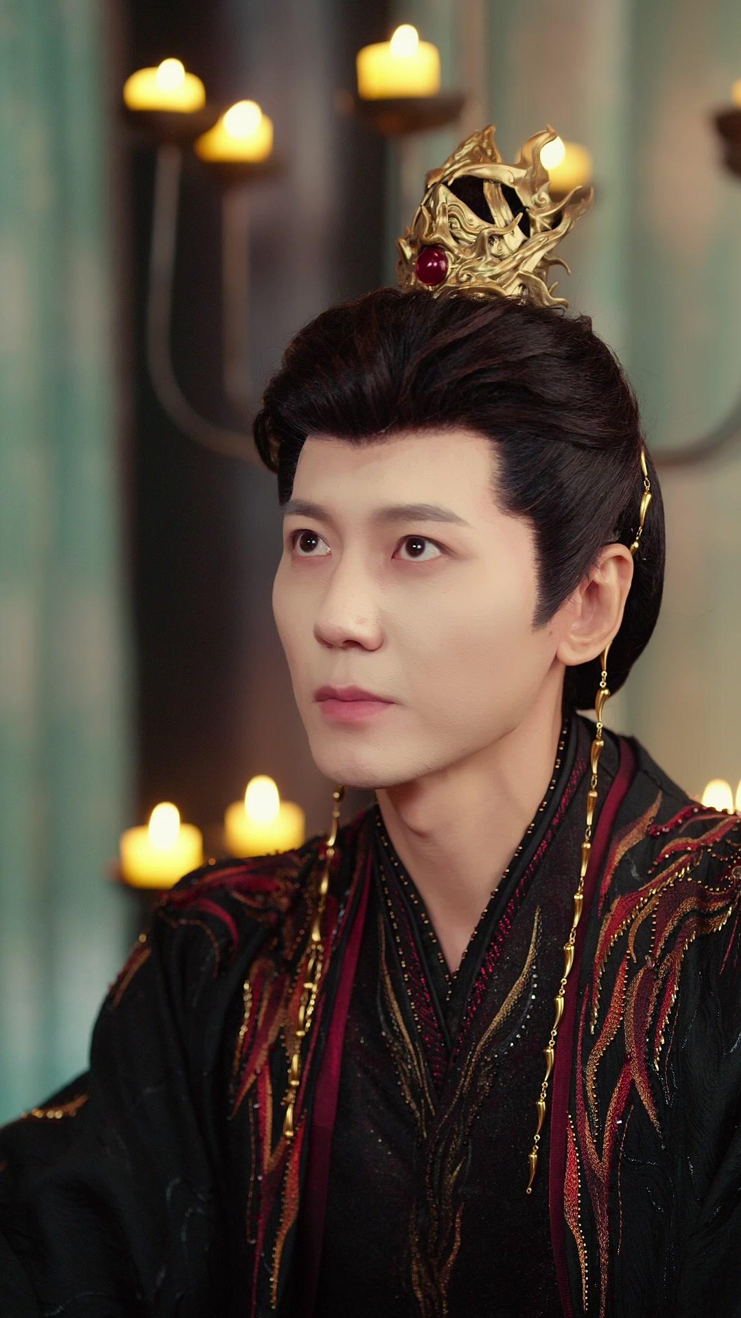 DE L'HÉRITIER AU MARQUIS