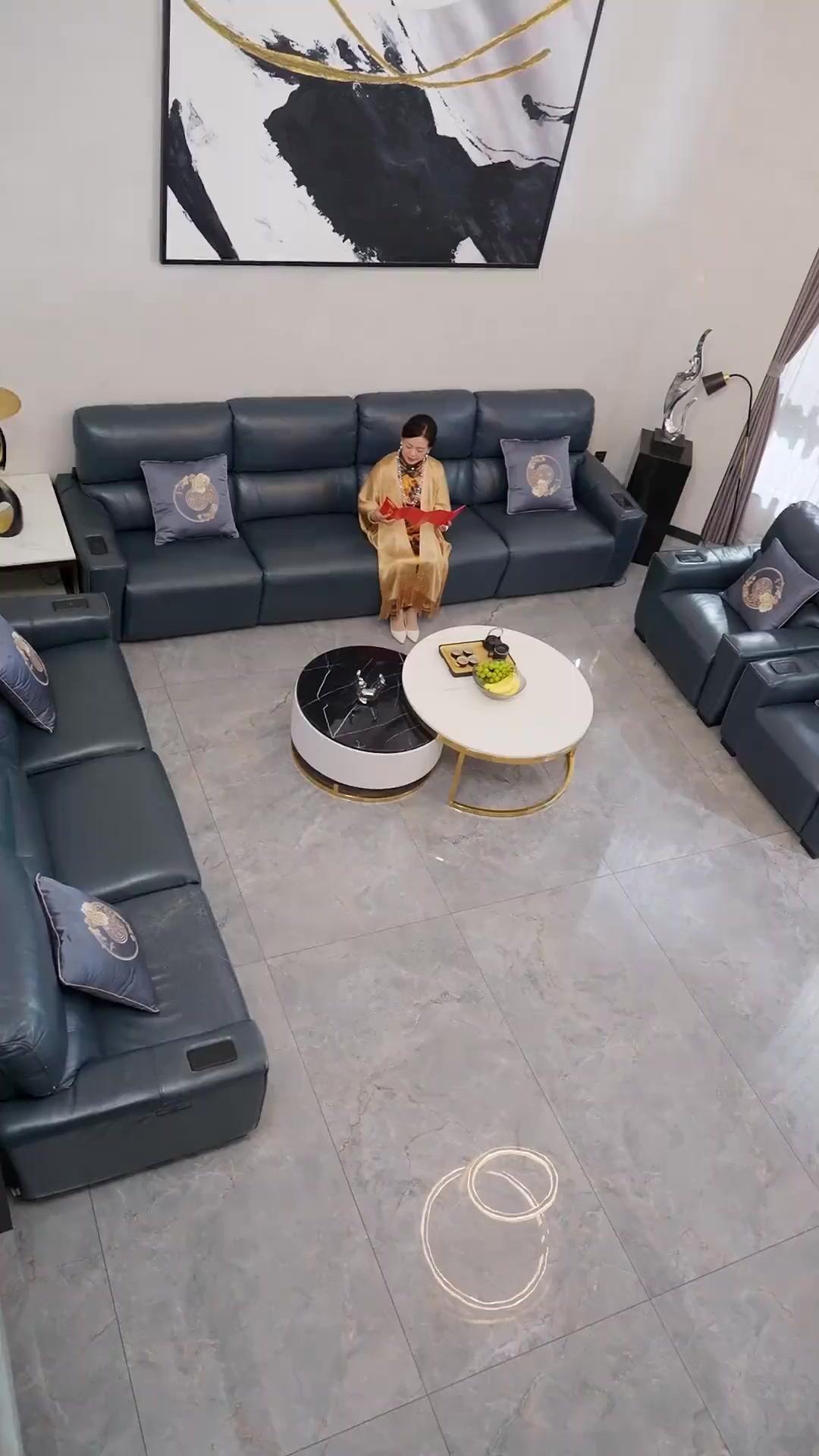 يداي اللتان تمسكان بالخيانة