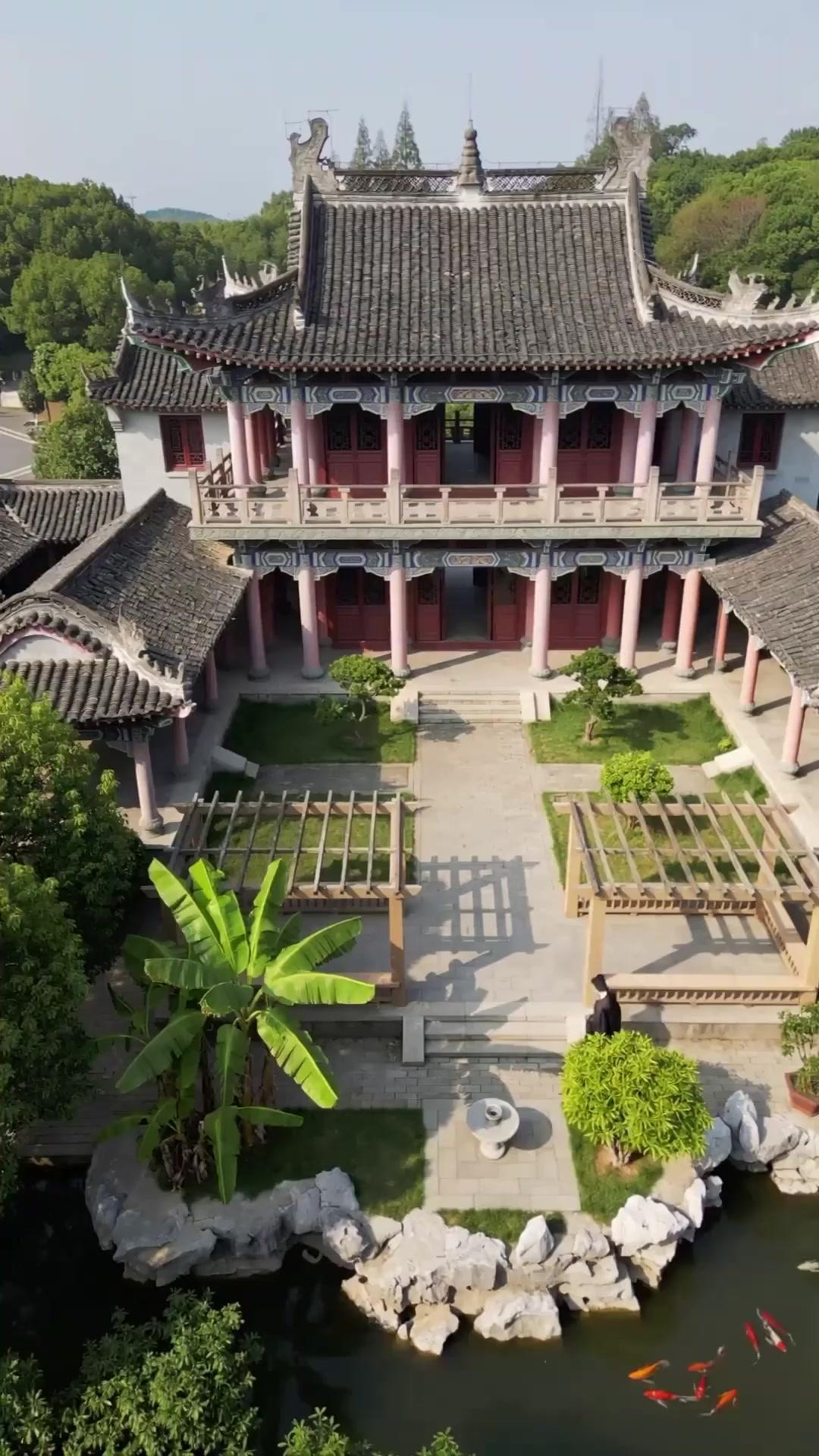 Mười Năm Ẩn Mình