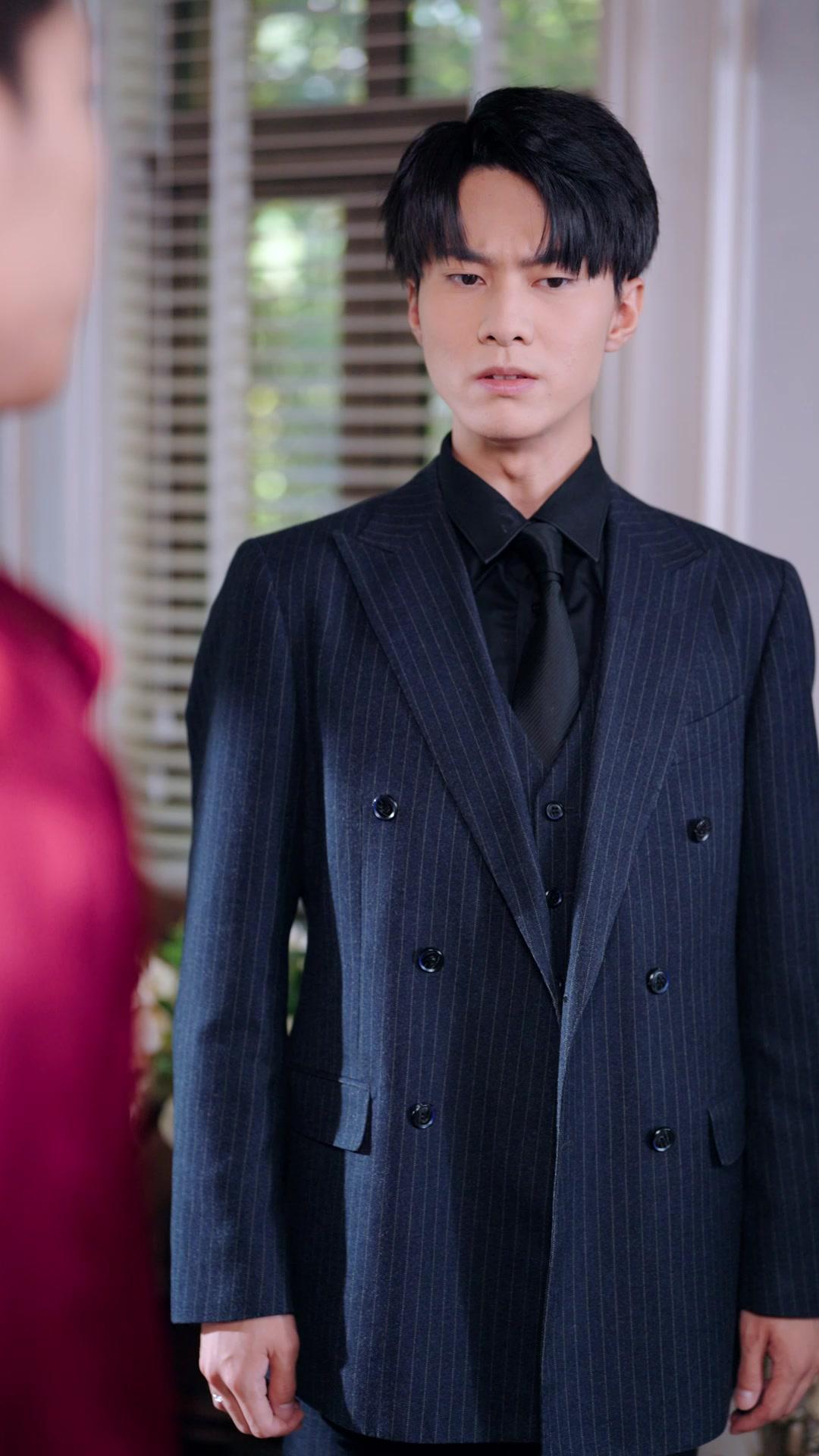 حب تحت الرماد