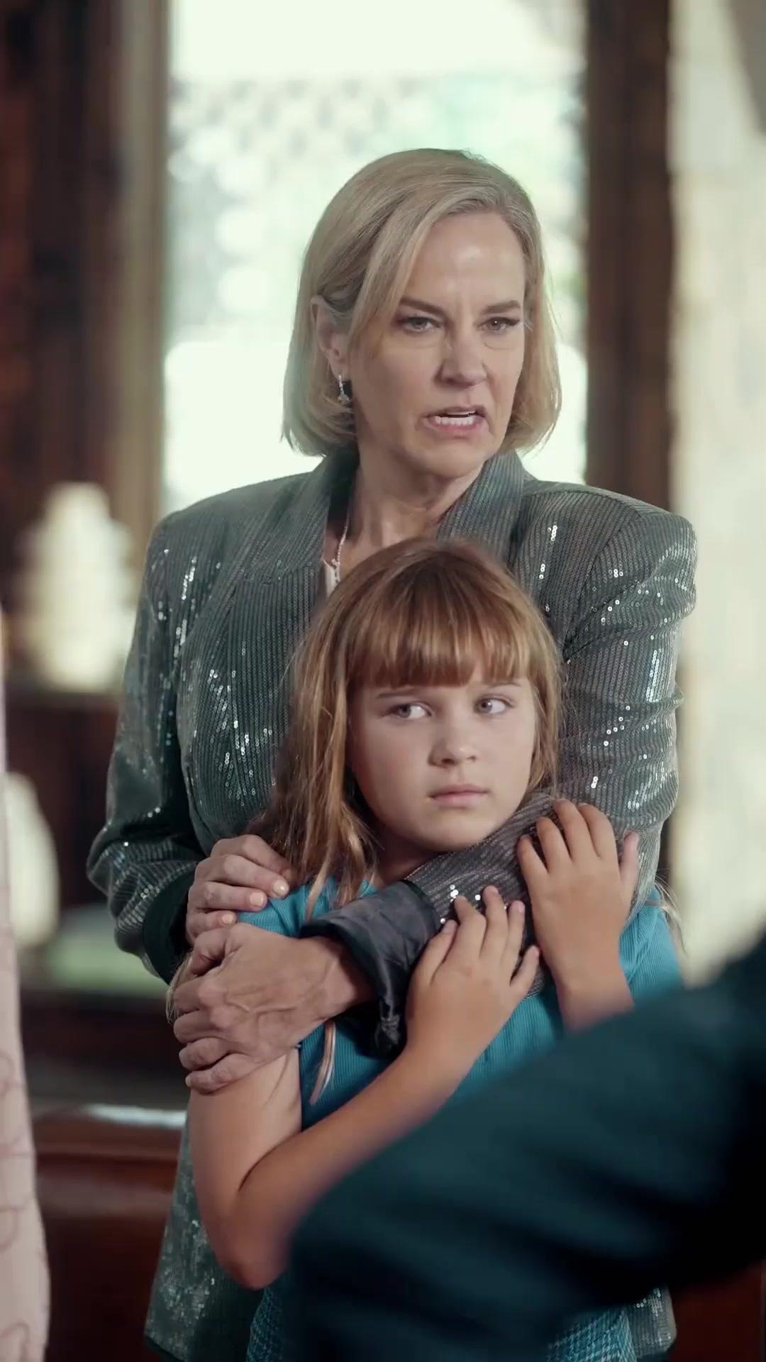 (Doblado) Entre mujeres nos ayudamos