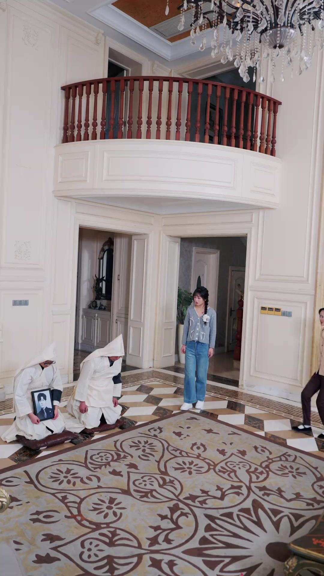 قمر تنير طريقي