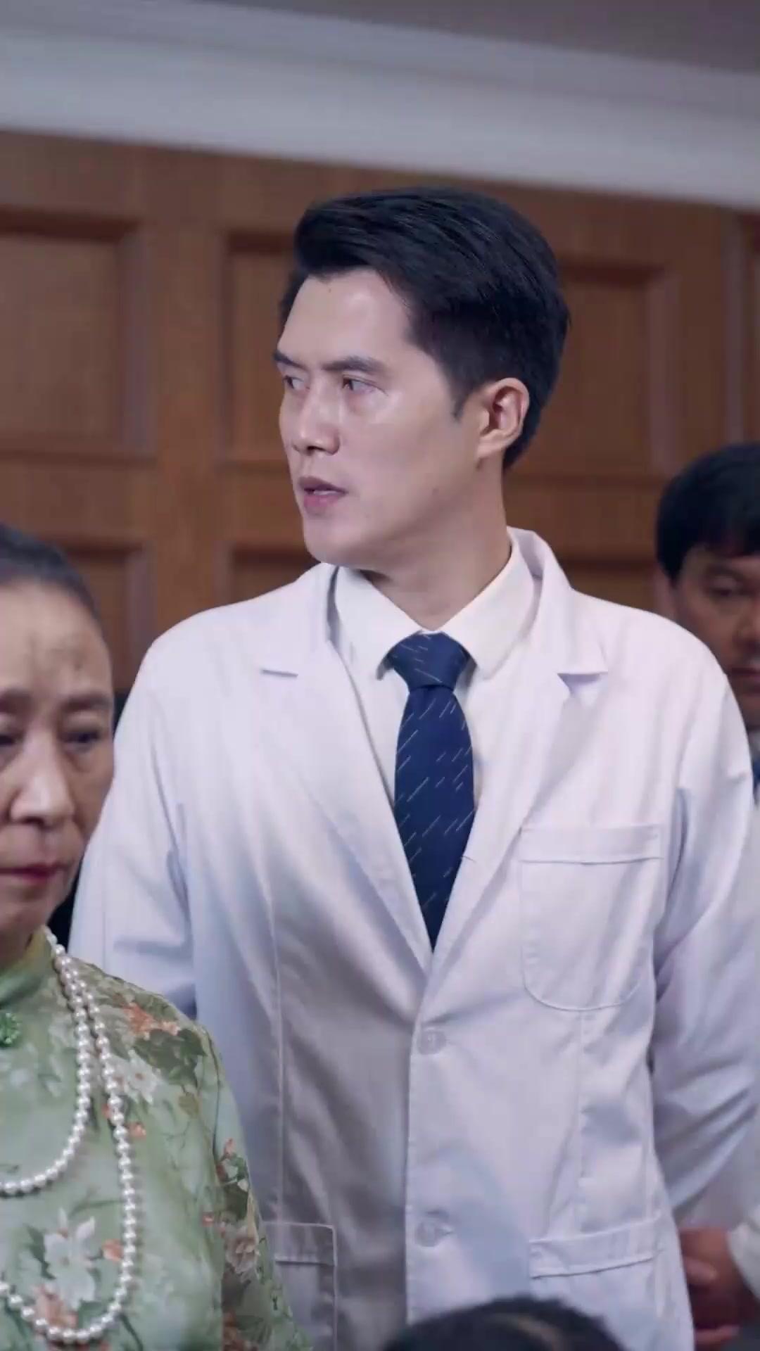 (Doblado) ¡Mi abuela es una niña!