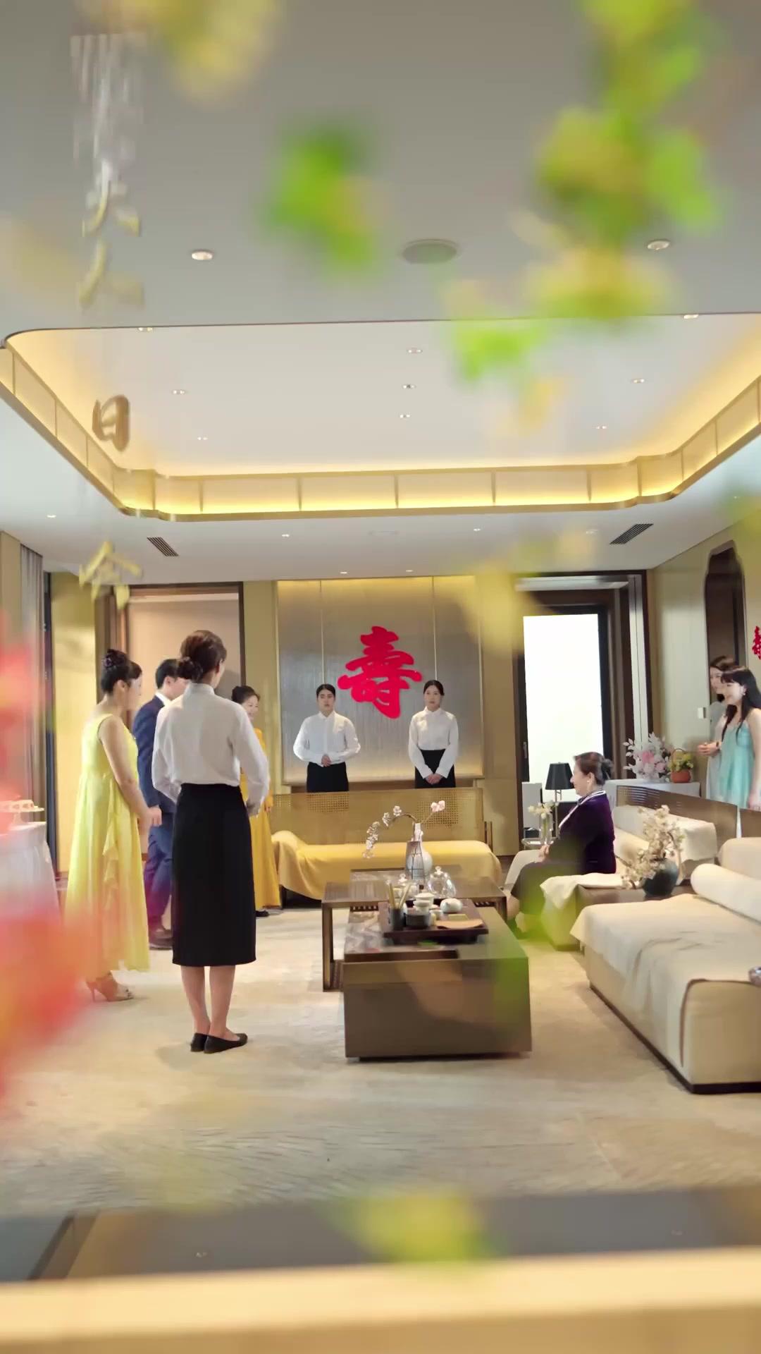 แม่แซ่บปะทะพ่อโหด