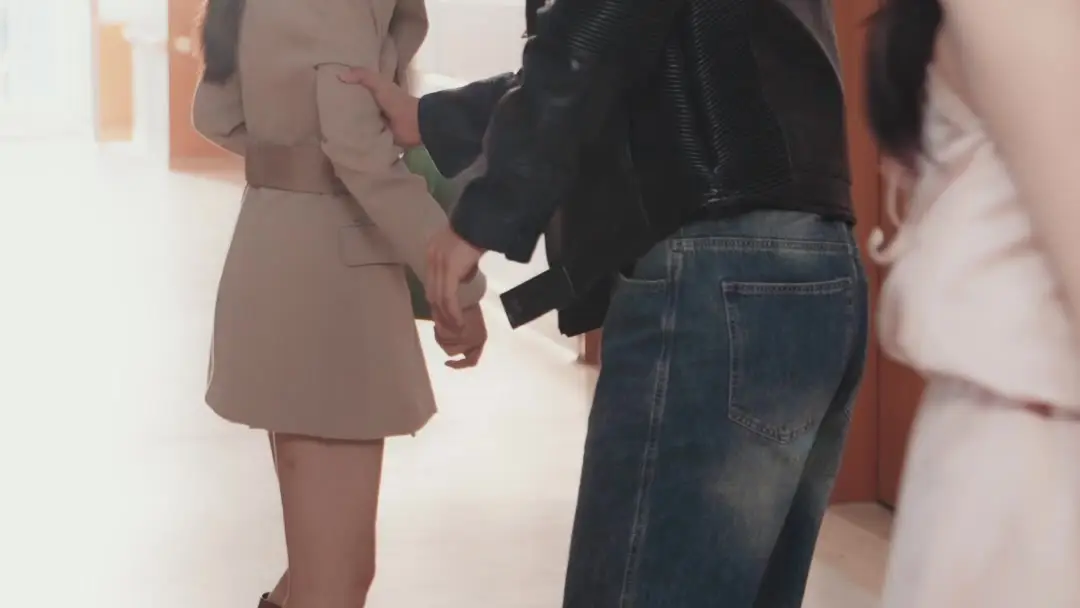 Love's Destiny Unveiled: When a Brooch Speaks Louder Than Words