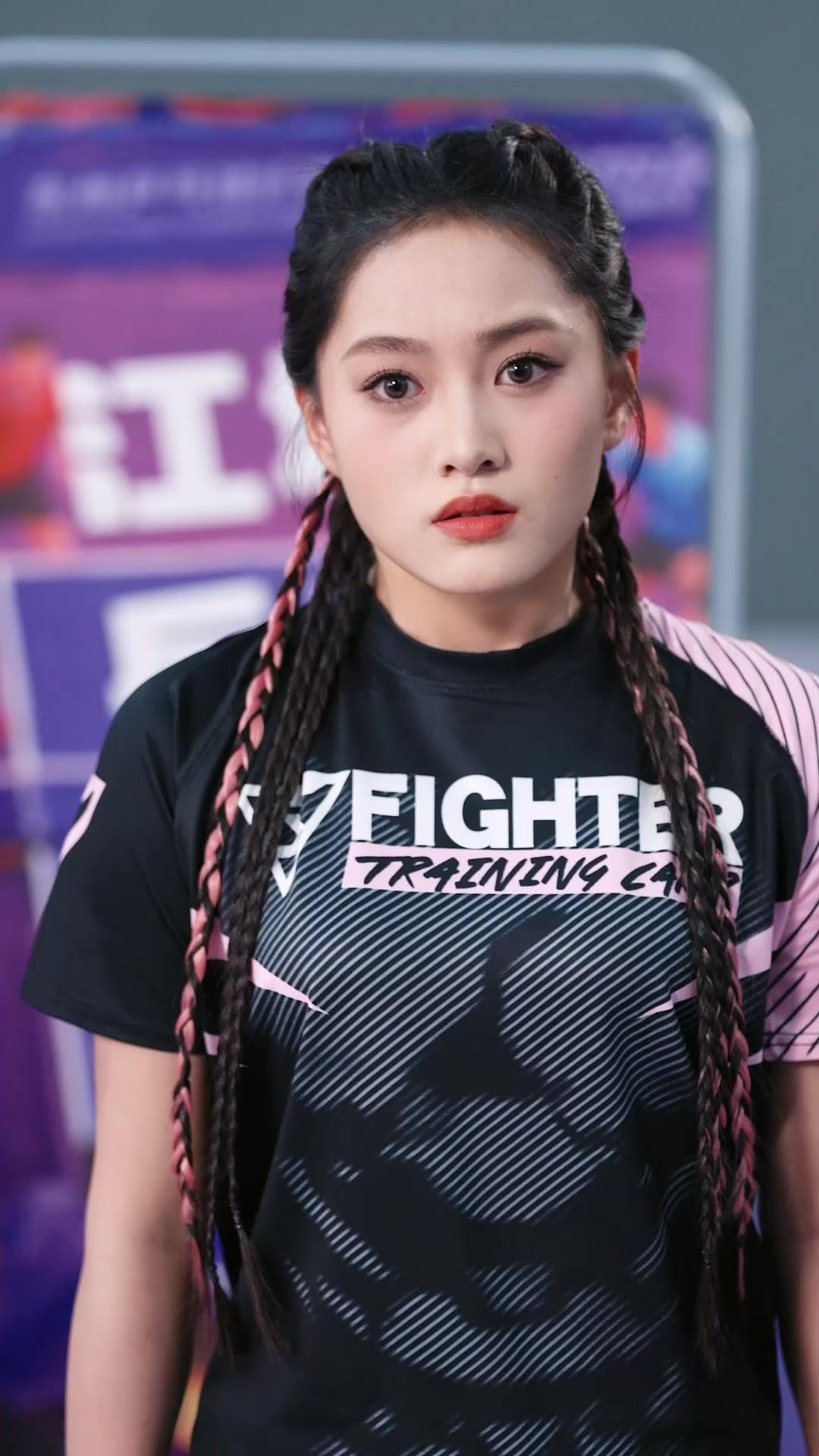 라켓을 든 소녀