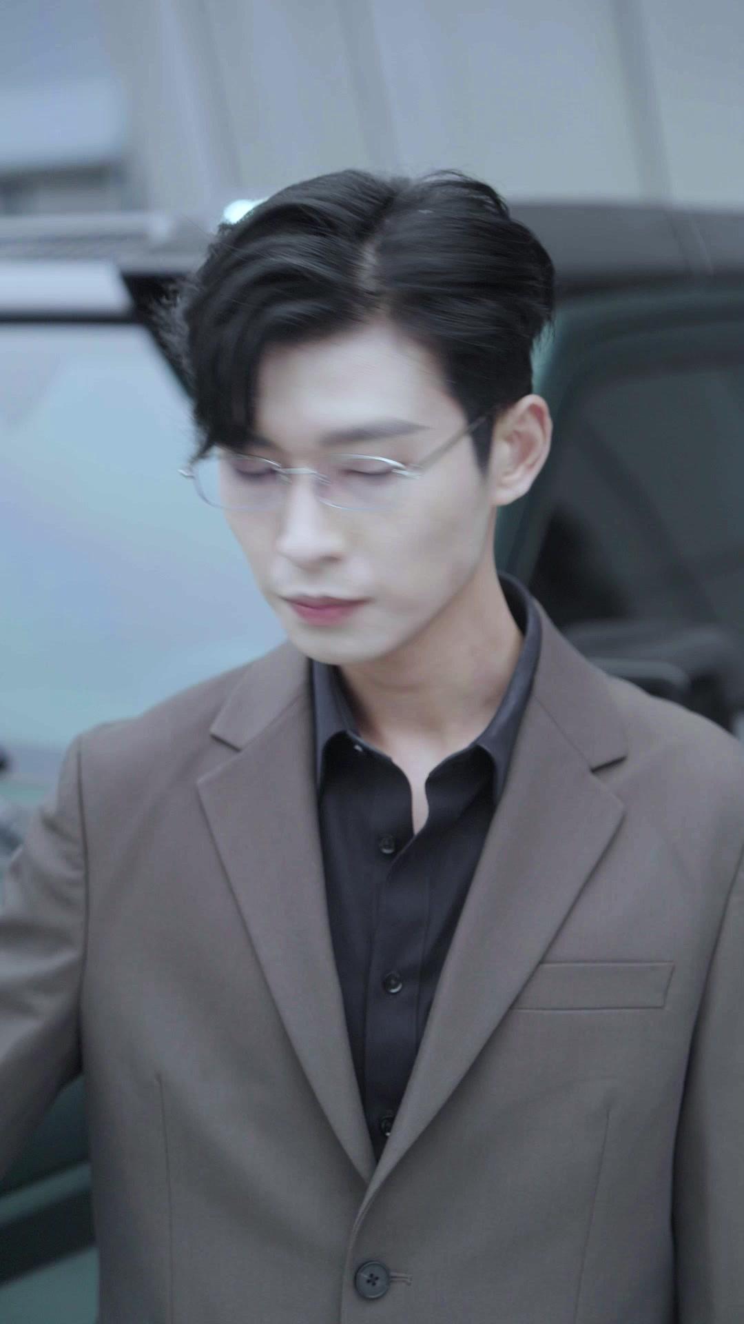 PAPA MILLIARDAIRE, FOU D'AMOUR