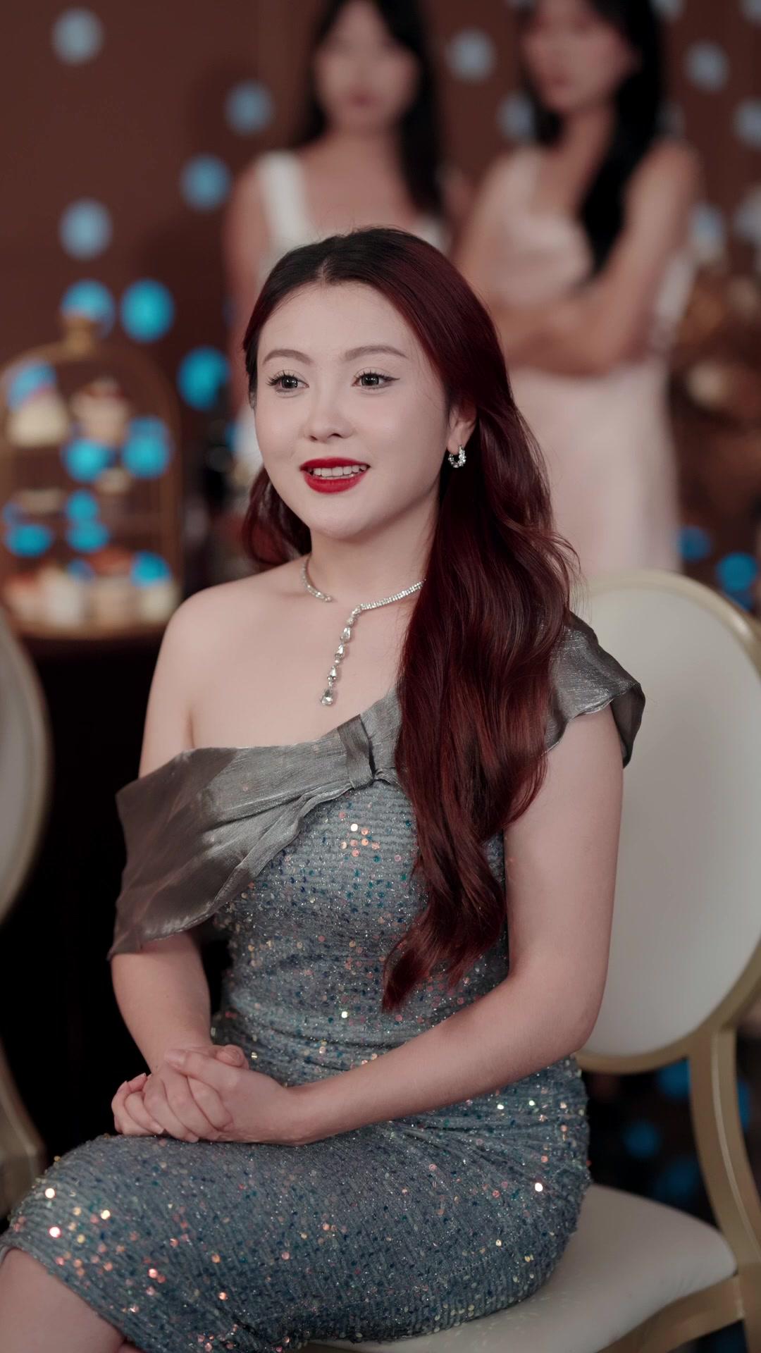 Identiti Rahsianya Mengejutkan Dunia