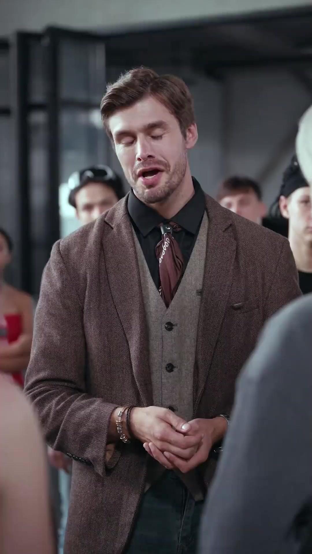 (Doblado) El dios de la velocida