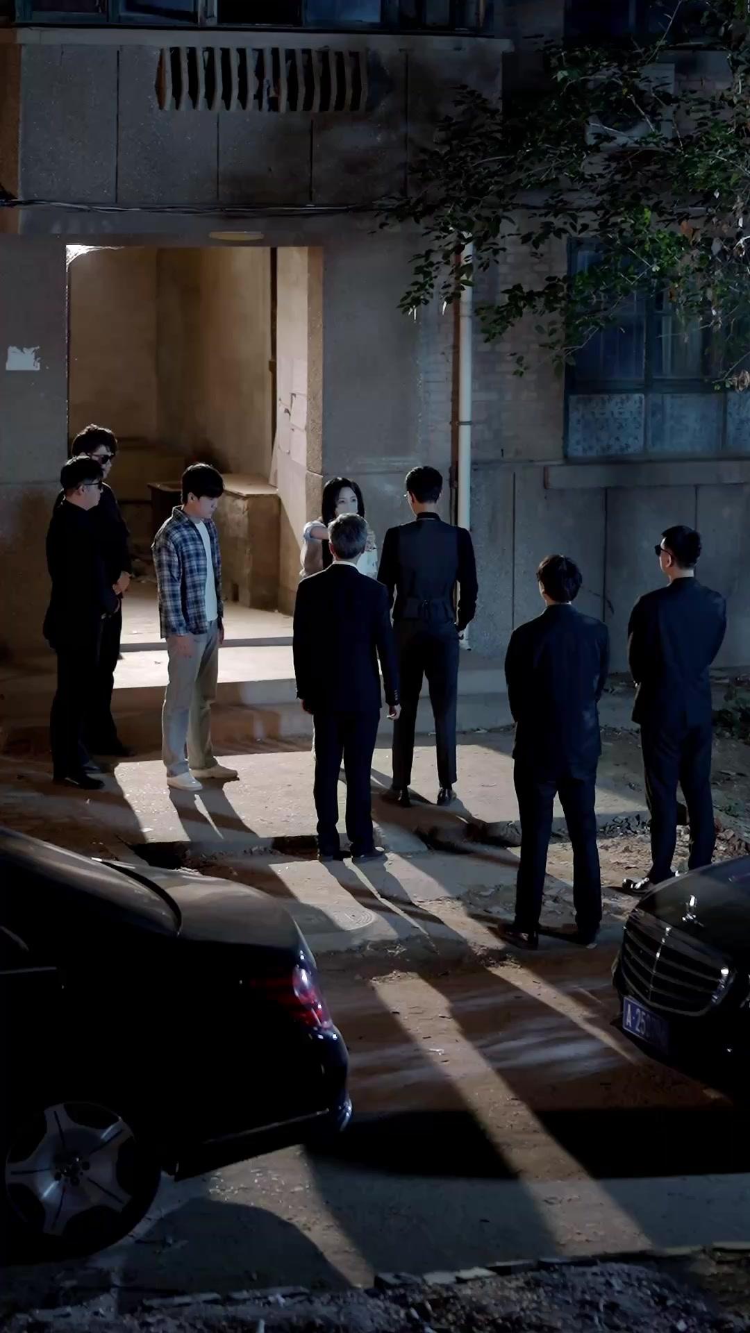 Bayangan Di Balik Senyum Indahmu