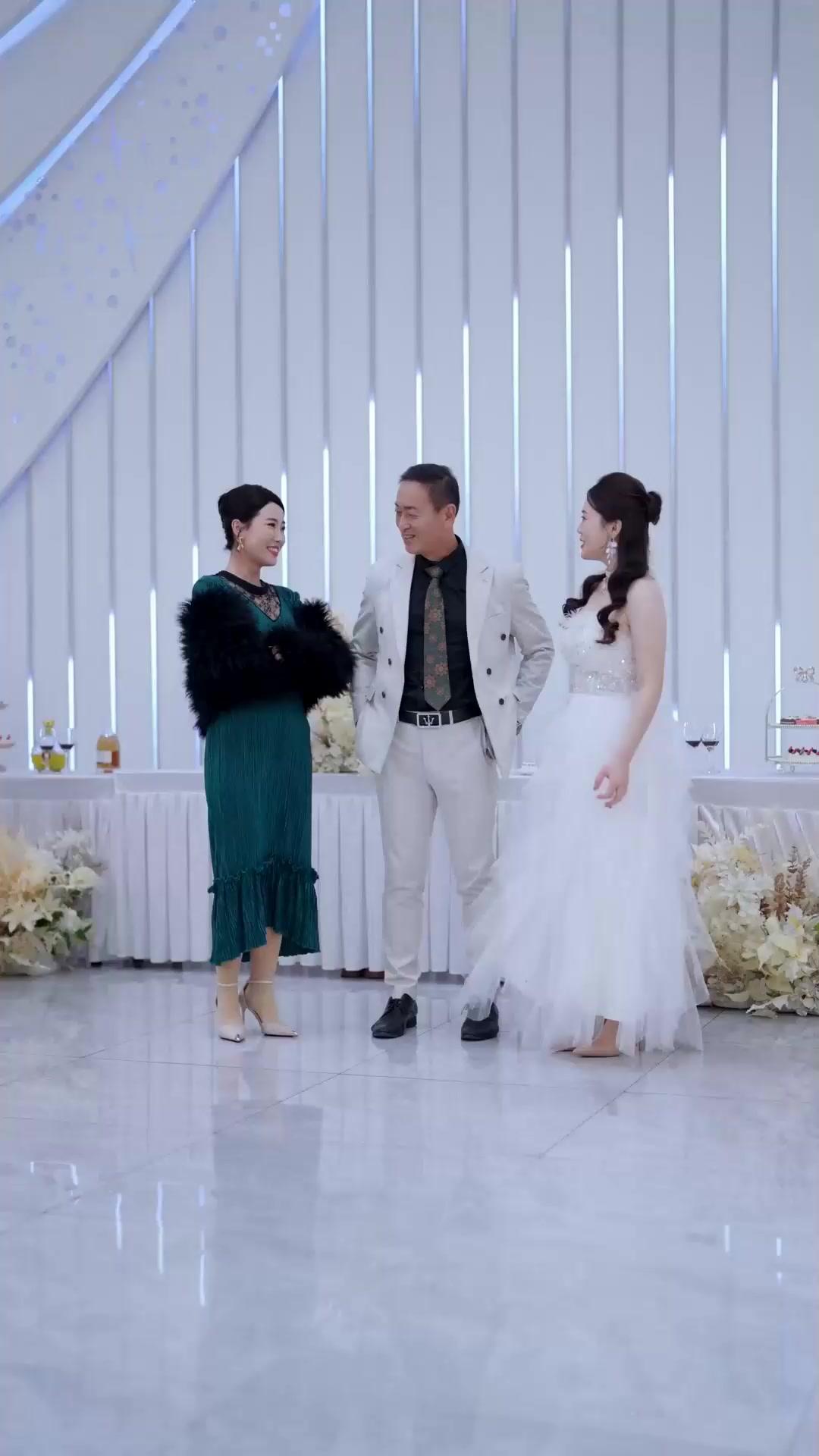 (Dubbed)Winter Romance at the Grand Hotel