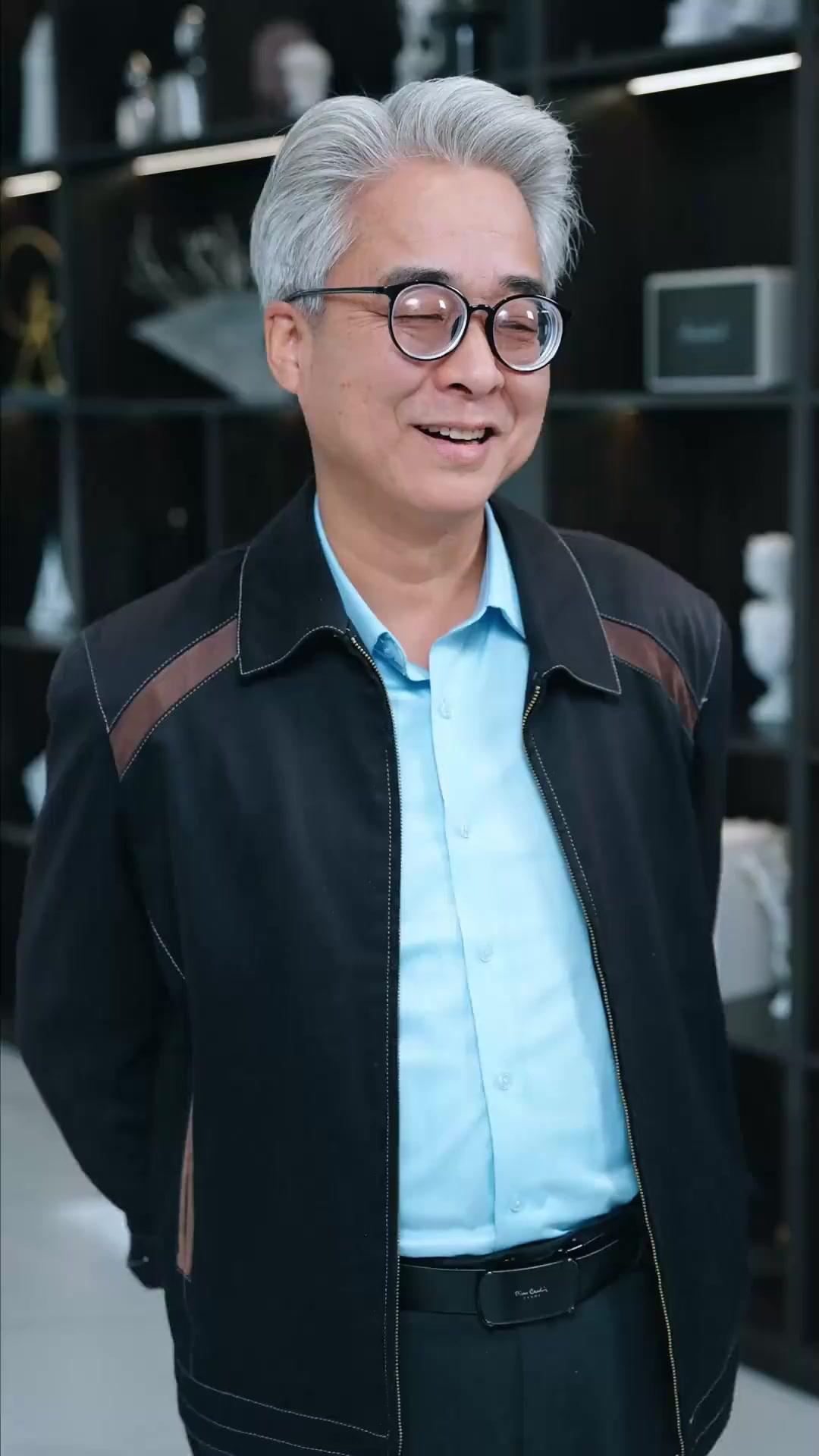 Reborn at 9: I Saved the Plane! 