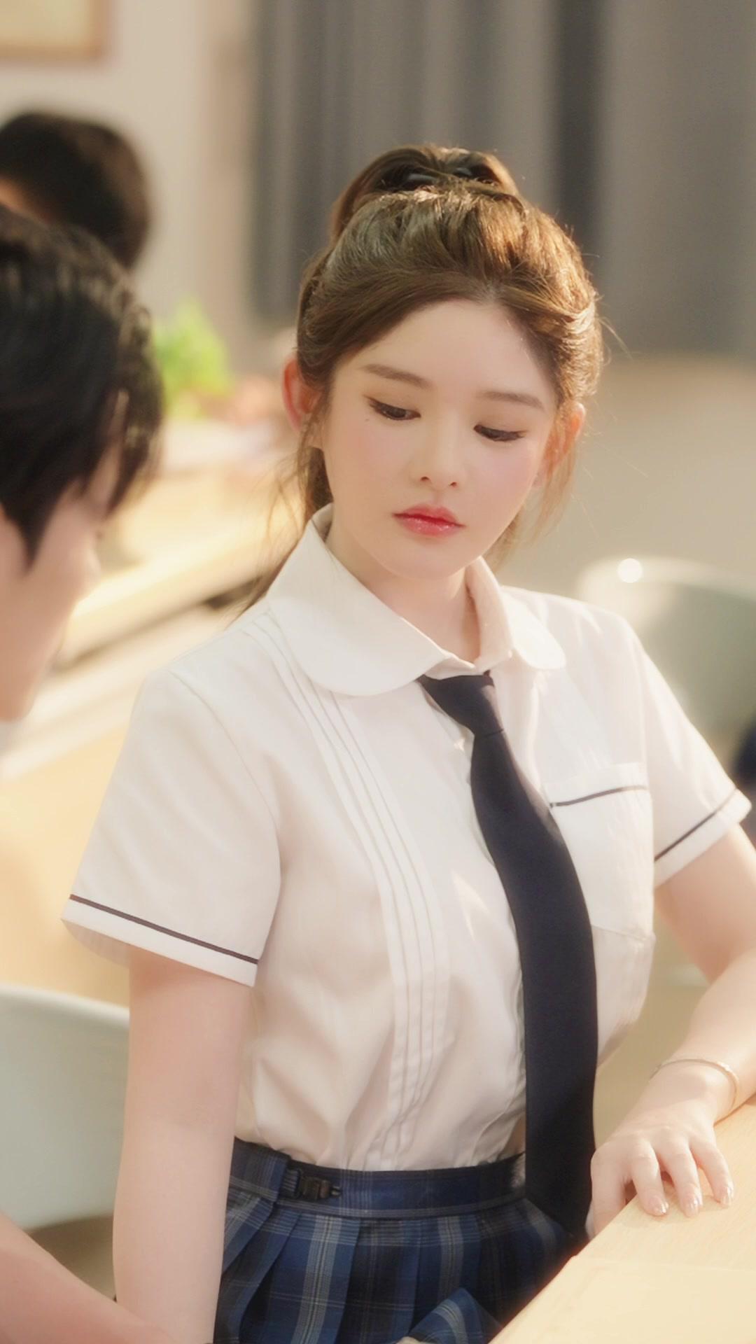 Dewi Sekolah Balik Naksir