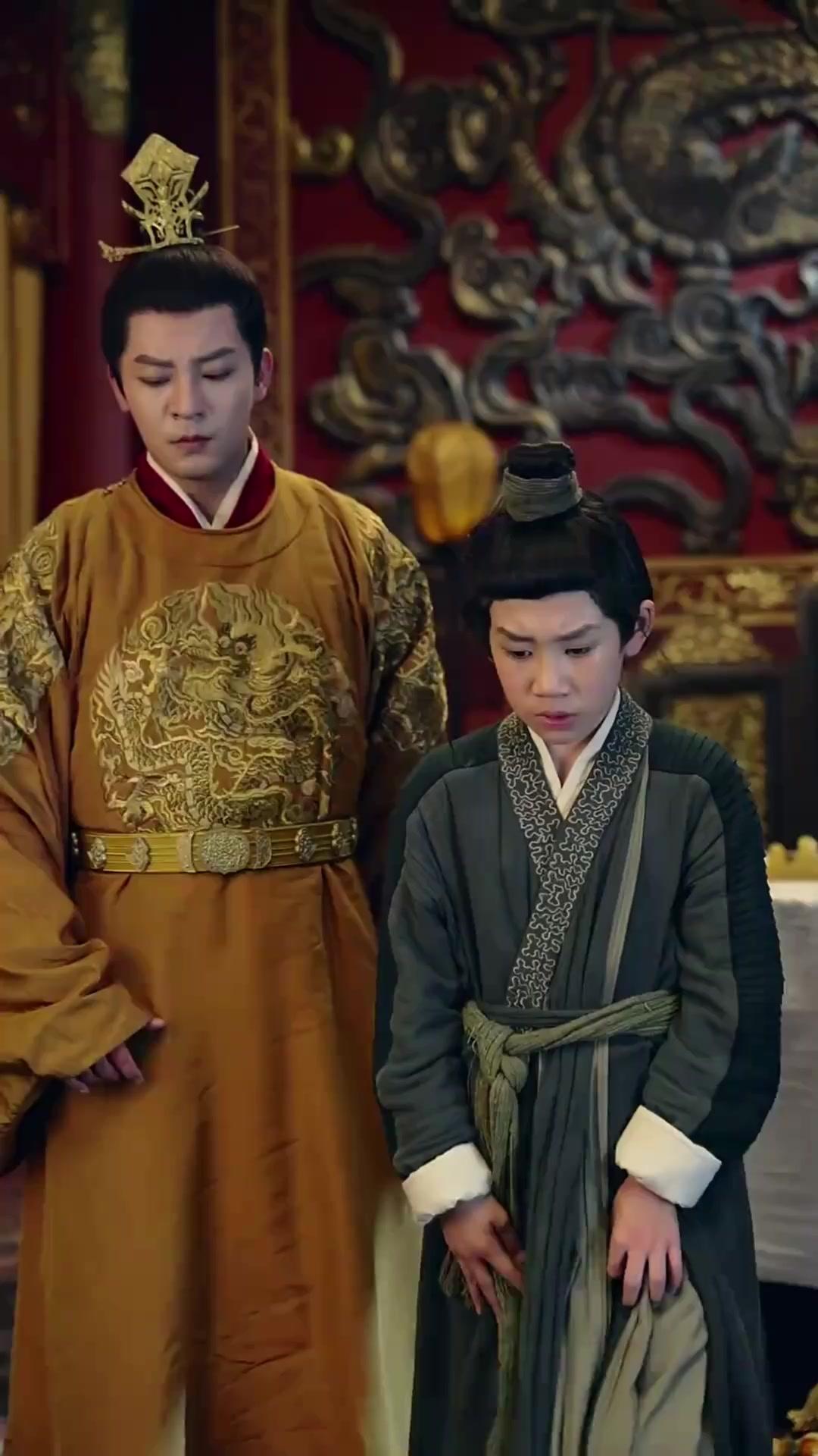 من القيد إلى العرش