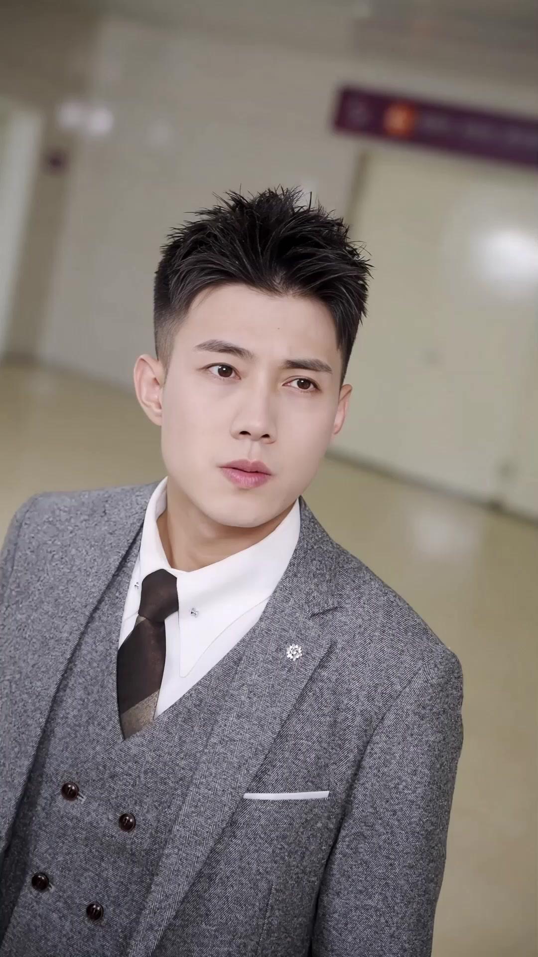 Clingy CEO Won't Let Me Go