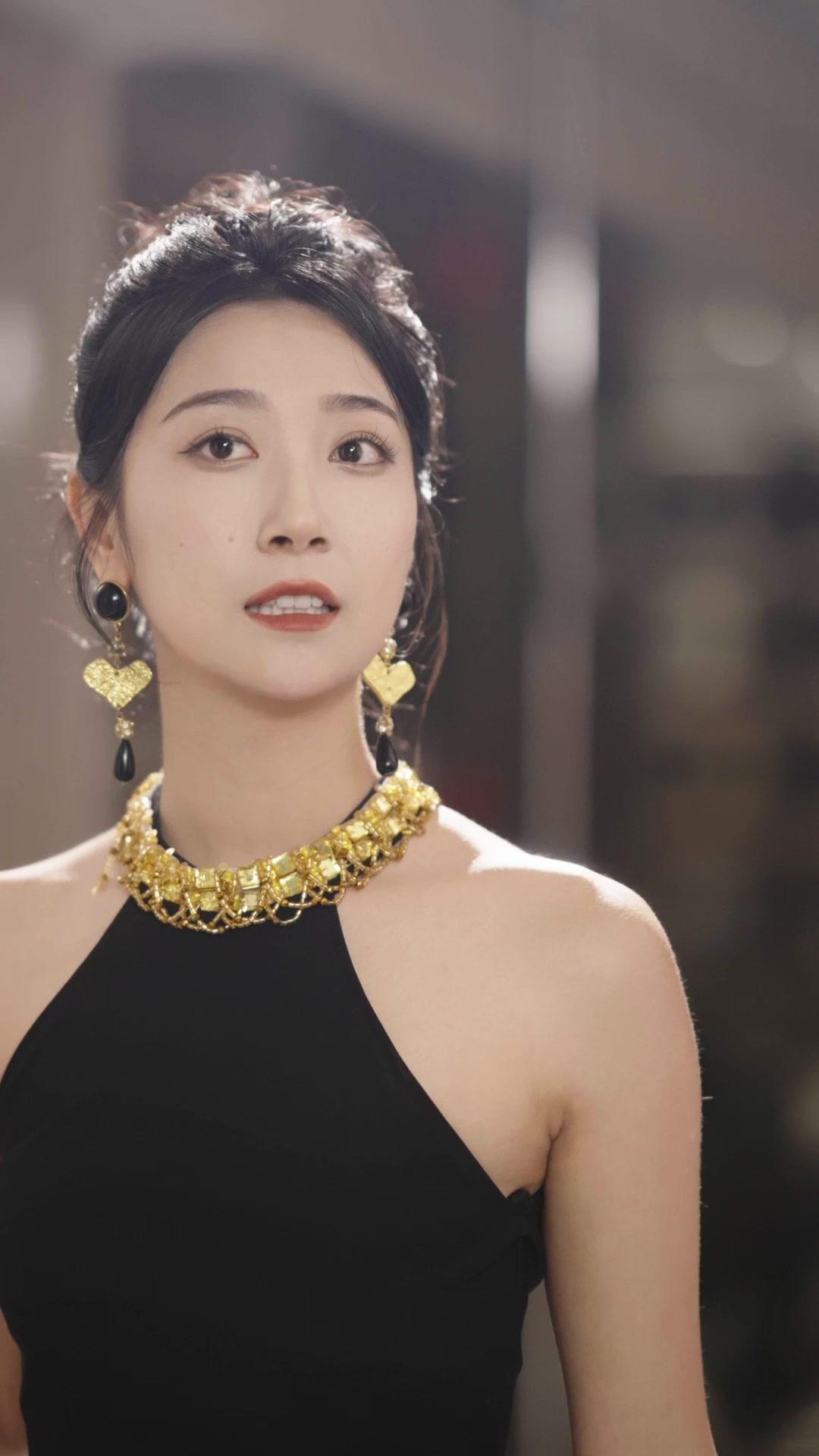 Api Dendam, Cinta yang Terkubur