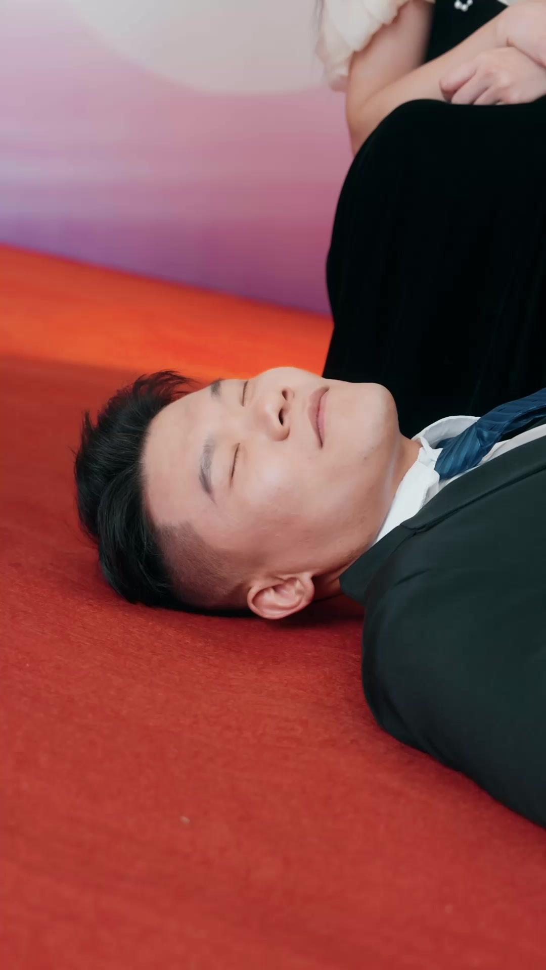 The Healing Girl and Her Devoted CEO