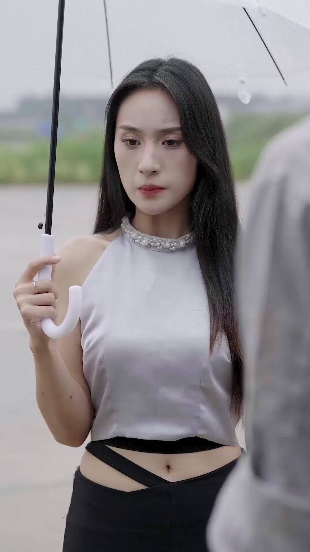 捨てた夫が獄尊？！前妻の大悔悟