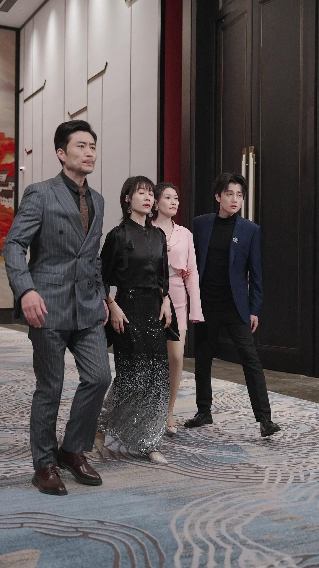 Ratu Benang Tersembunyi