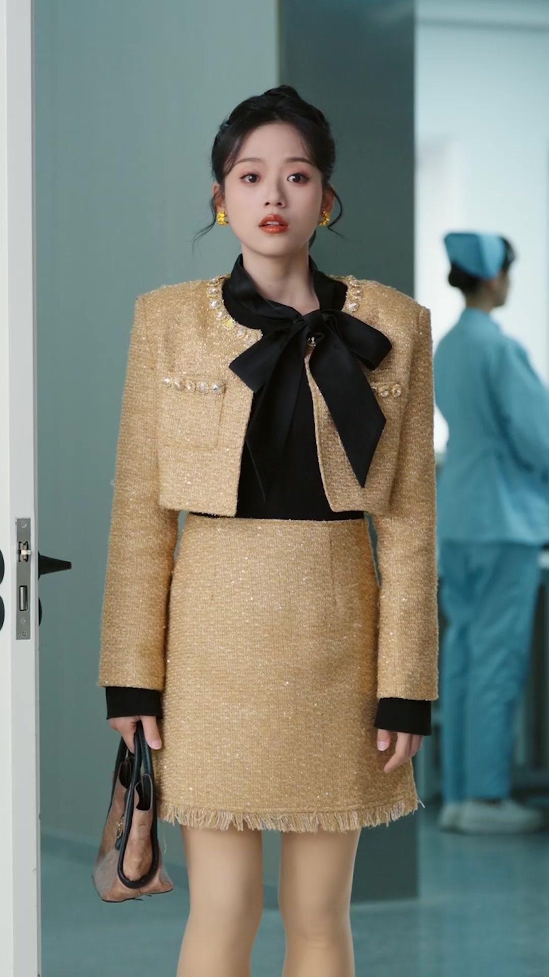 From Nobody to Fake Heiress