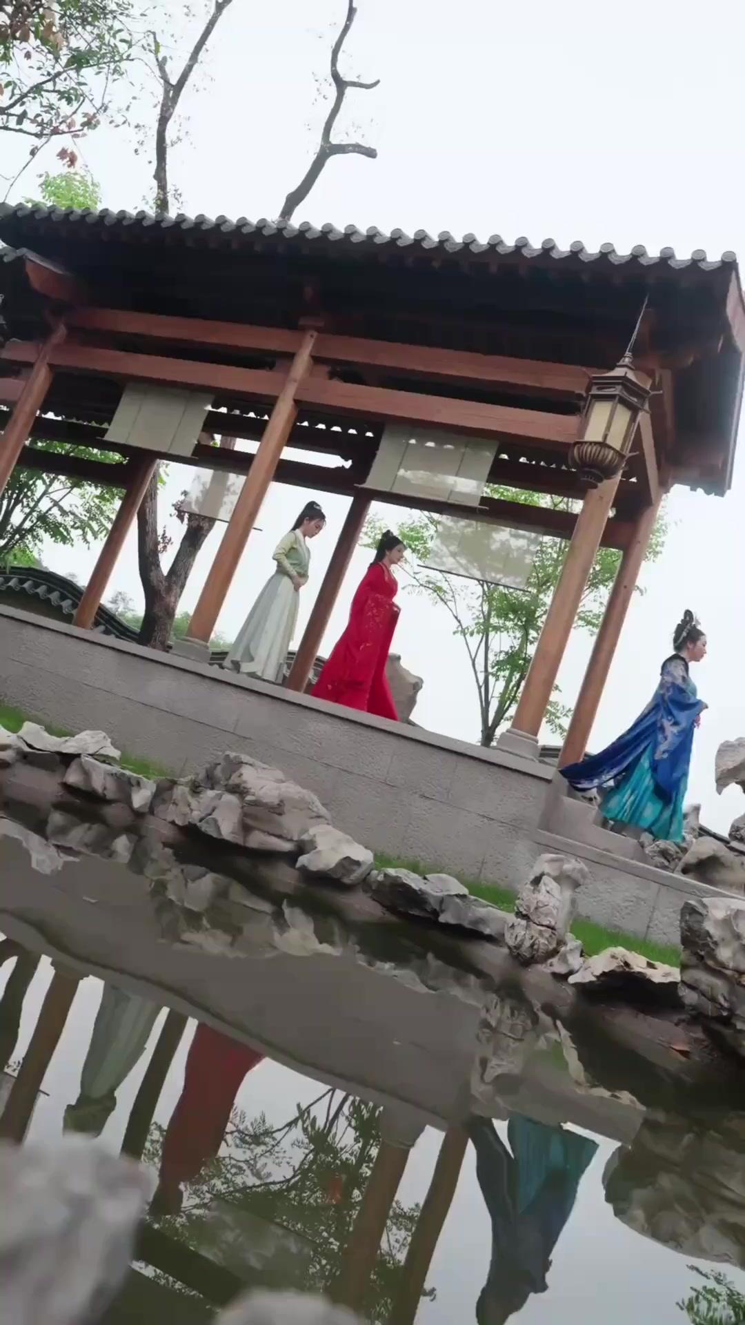 Putri Bangkit, Raja Lahir