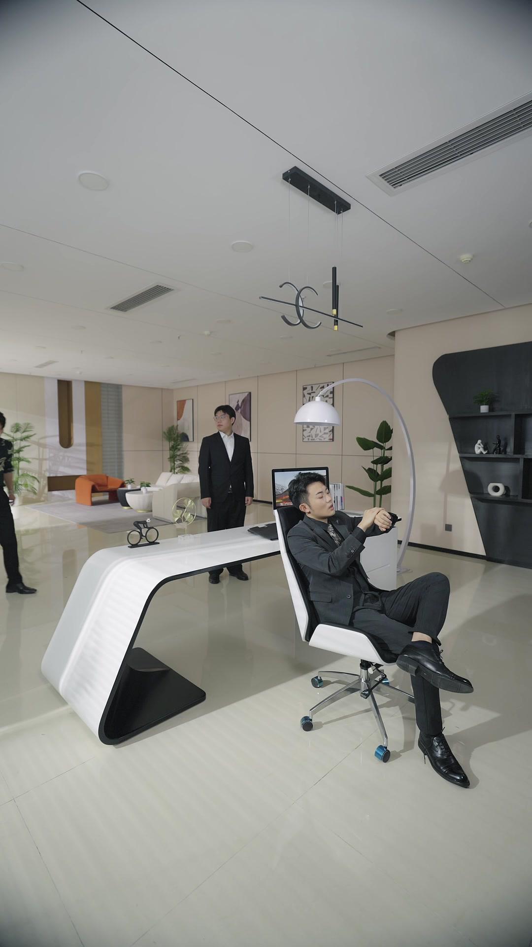 Her Return & His Dilemma