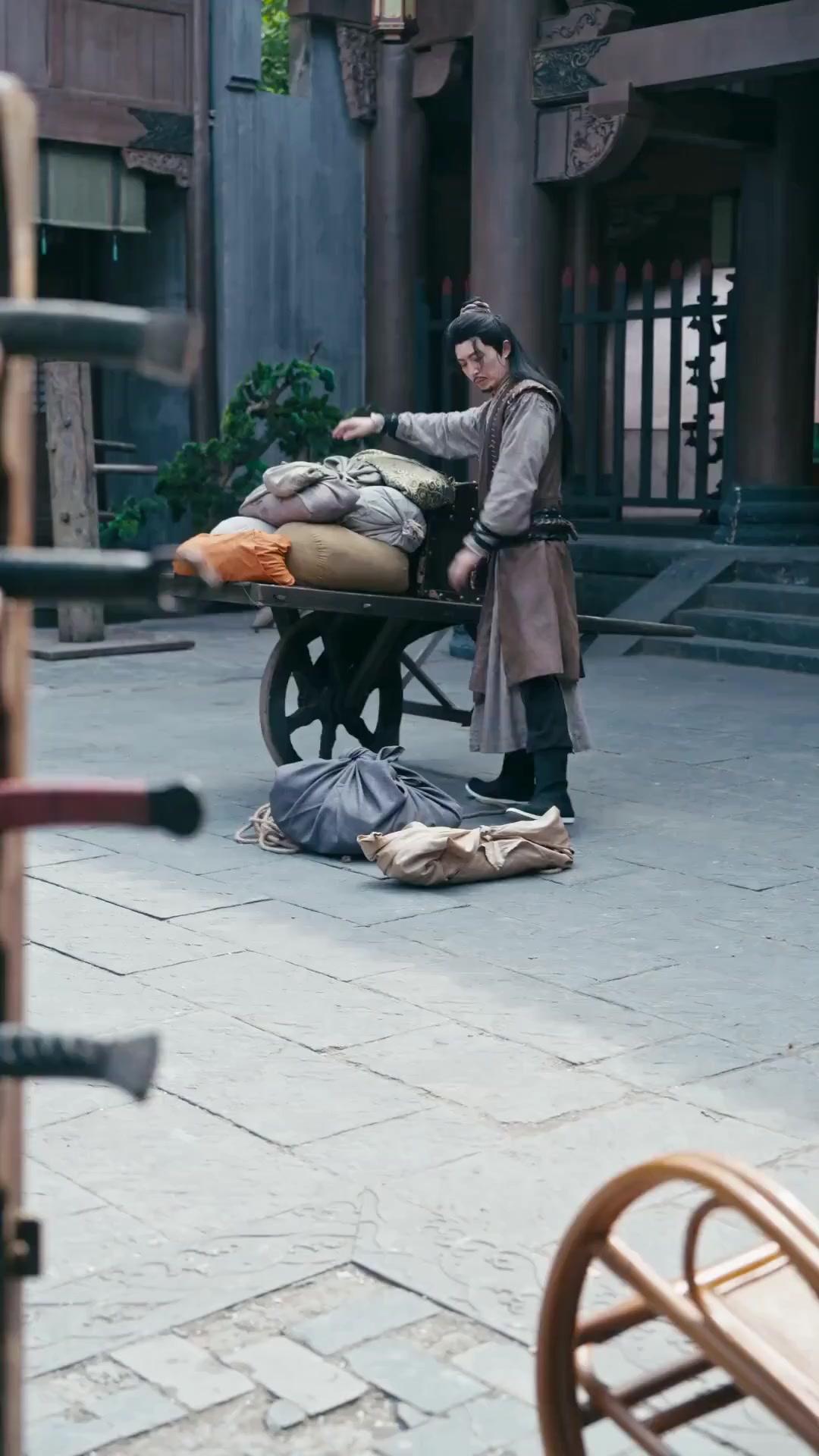 (Dublajlı) Zırhın ve Yeminin Yolu