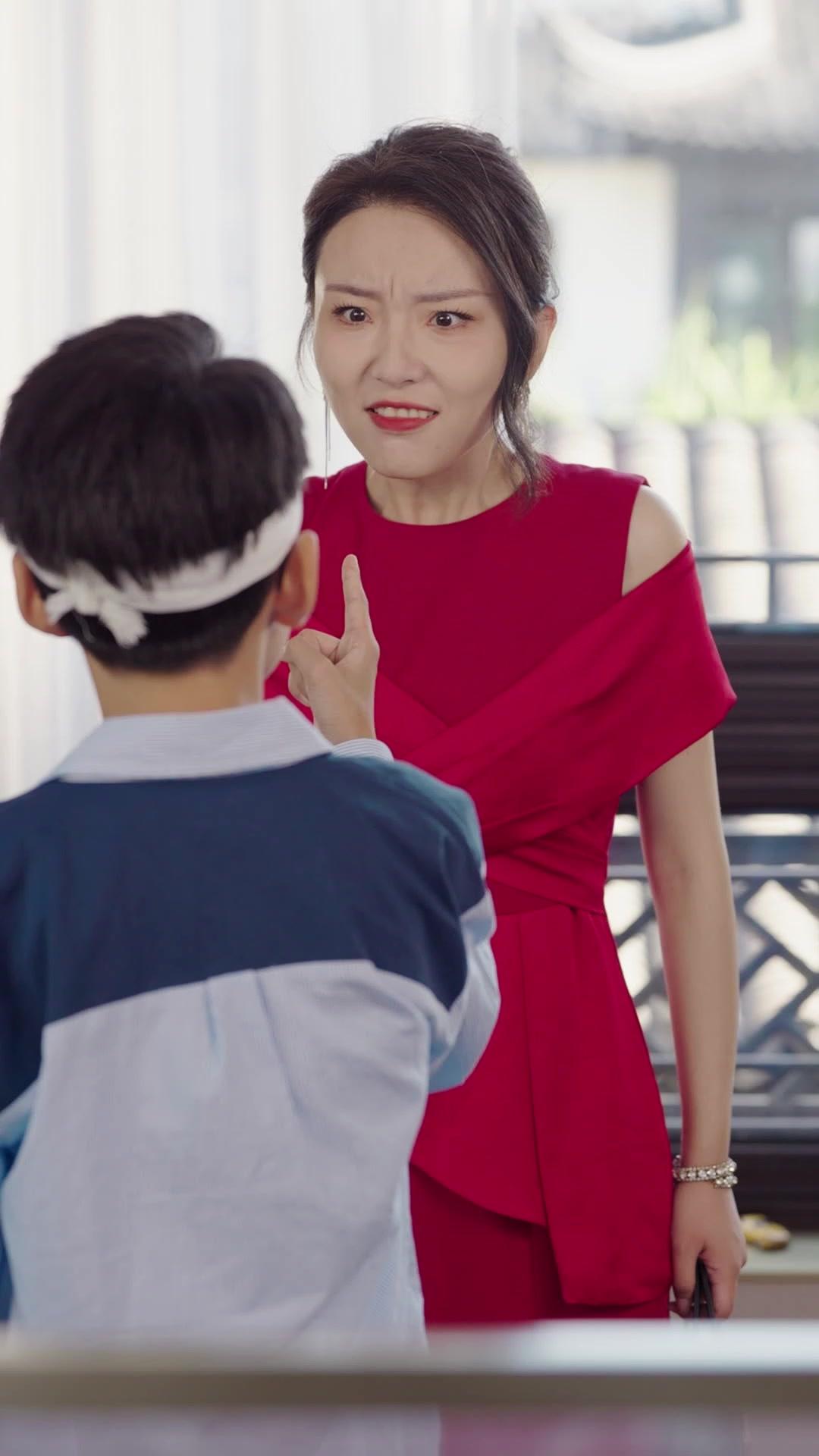 Dua Dunia: Dendam Dan Cinta