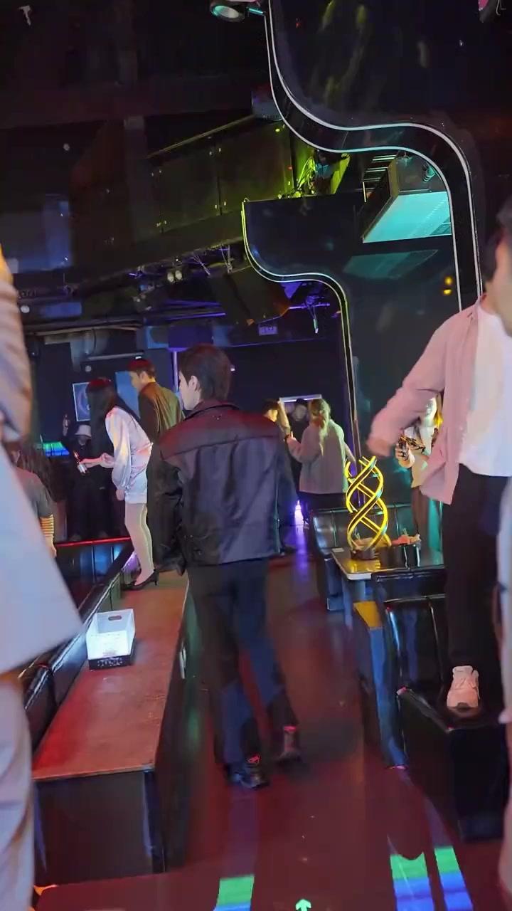 (Dubbed)Dumped, Rich, & 4 Beauties