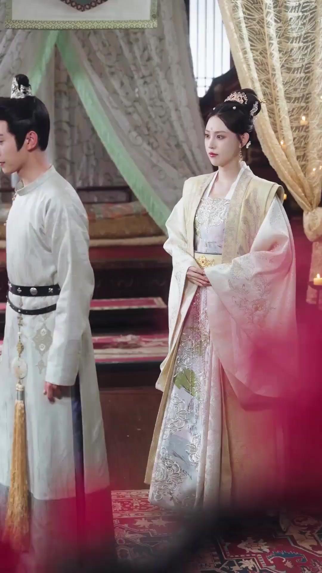 (Dublajlı) Sürpriz Kahraman