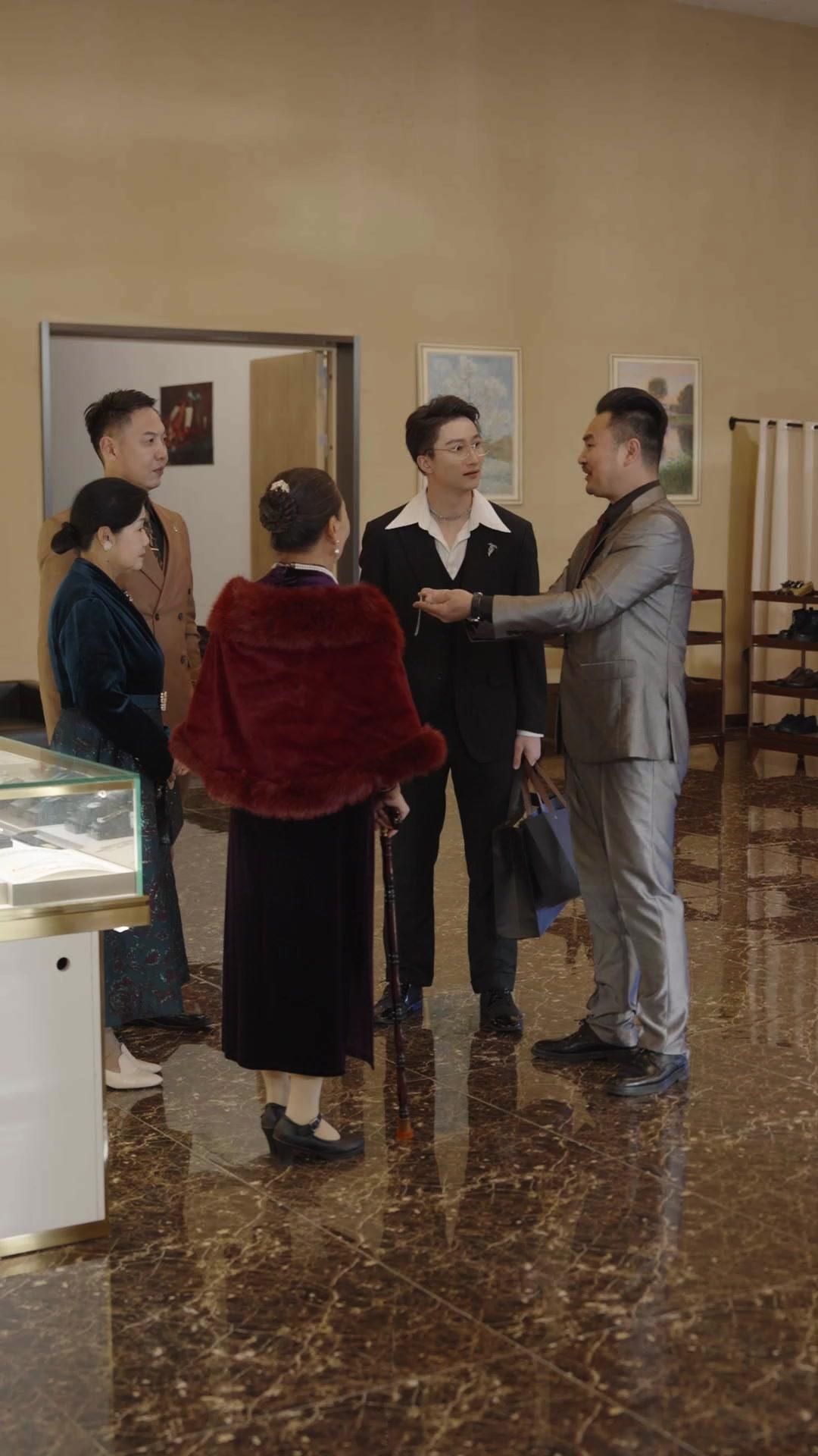 Aile Yemeğinde Masayı Devirdim