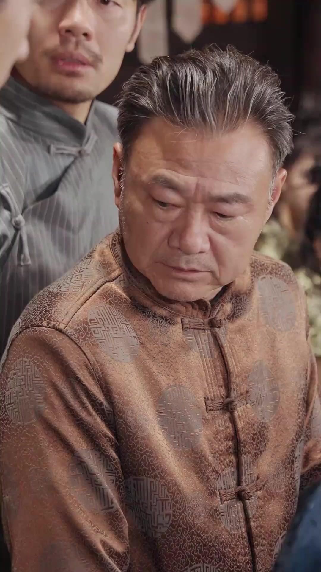 (Sulih suara)Ikan Asin Jadi Naga Pengguncang Langit