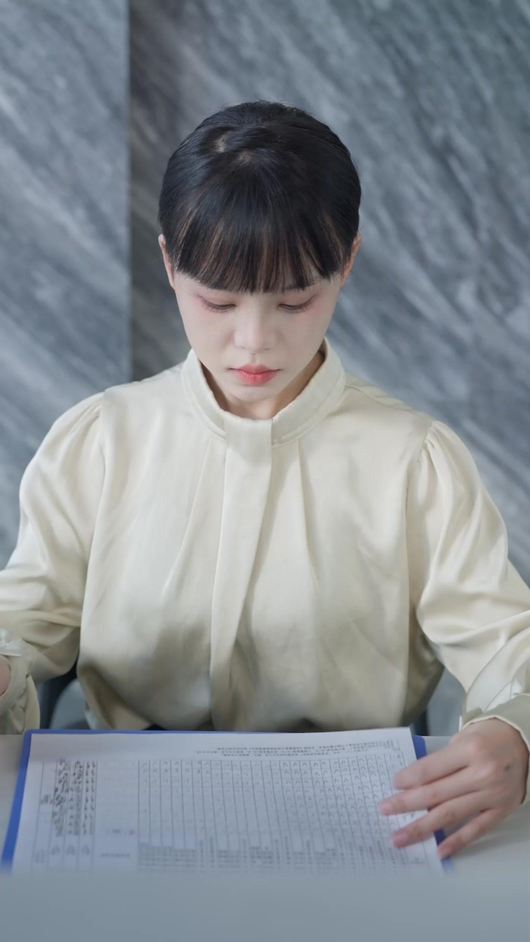 Luz Entre as Sombras