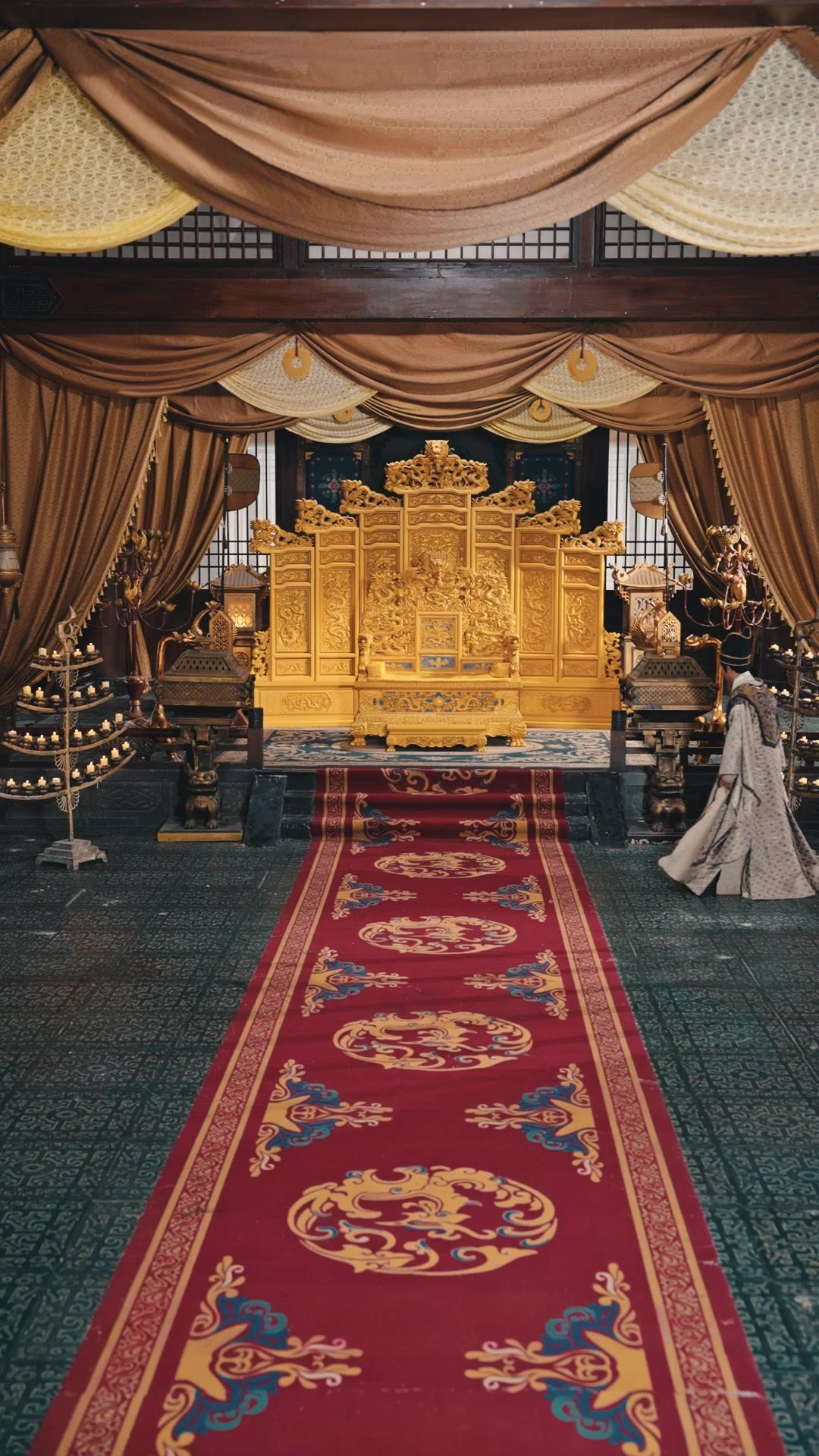 Ibuku dayang, Aku Kaisar