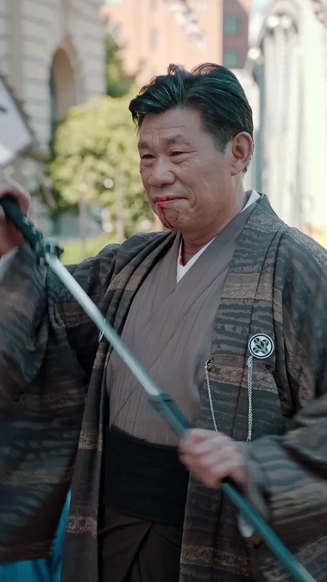 Raja Tinju di Balik Gerobak