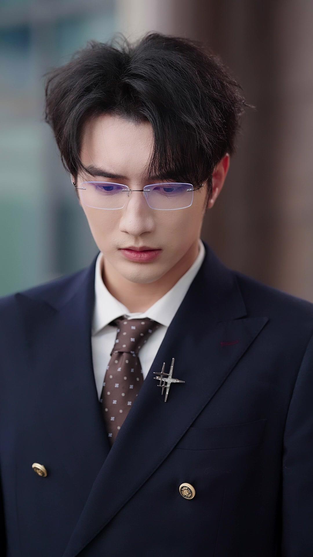 MARIAGE ÉCLAIR : LA PRINCESSE DU MILIEU