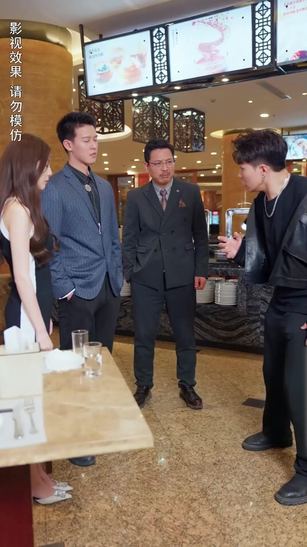 VIVIENNE : L'ÉPOUSE INTERDITE DES LÉGER