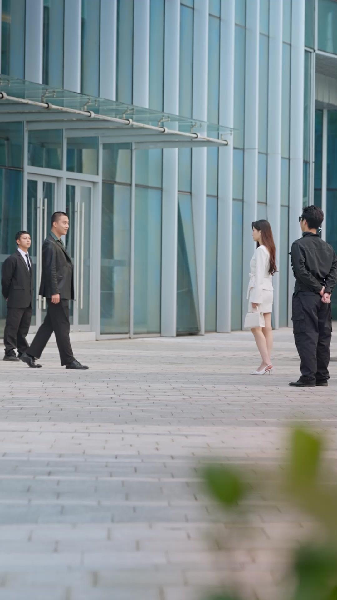 Hidden Immortal: I Became Her Bodyguard