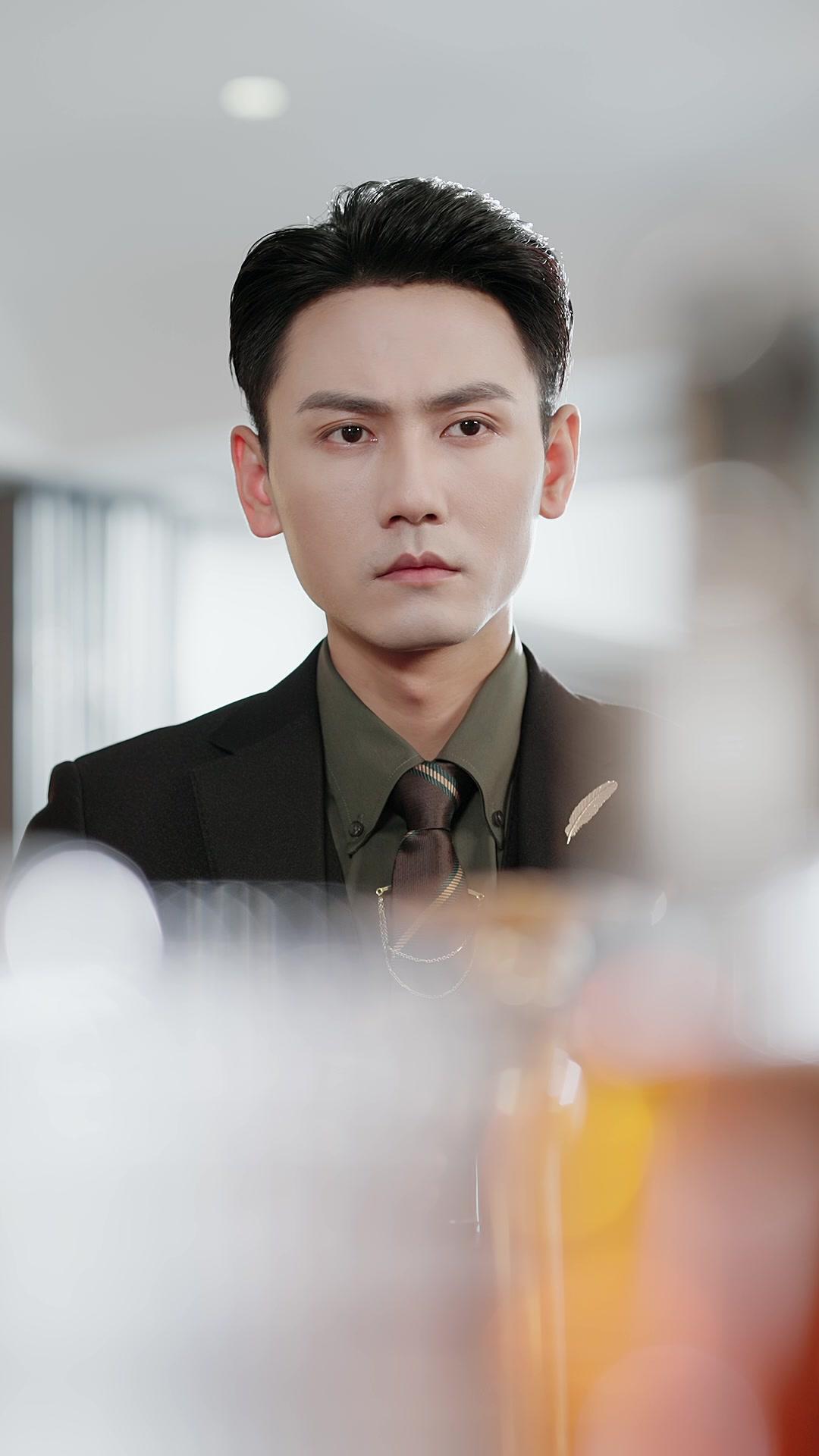 Help! My Reborn Queen Needs My Favor!