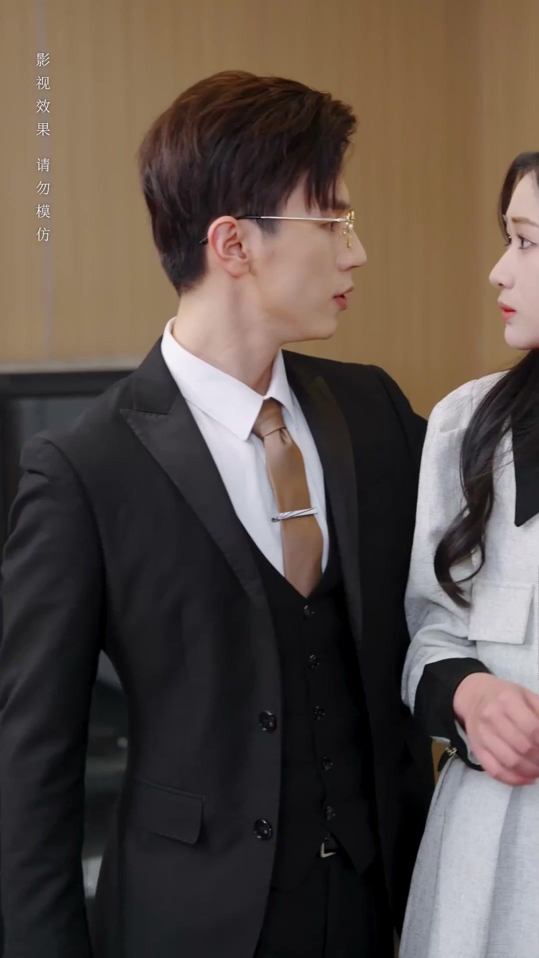 TOURNANT EN ROND POUR TE TROUVER