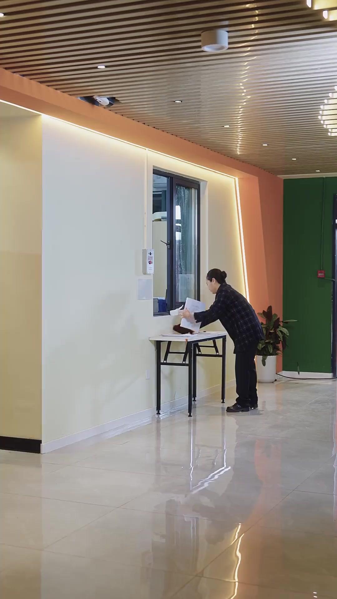 (Dubbed)Campus Queen Falls for Me After My First Love Betrayed Me