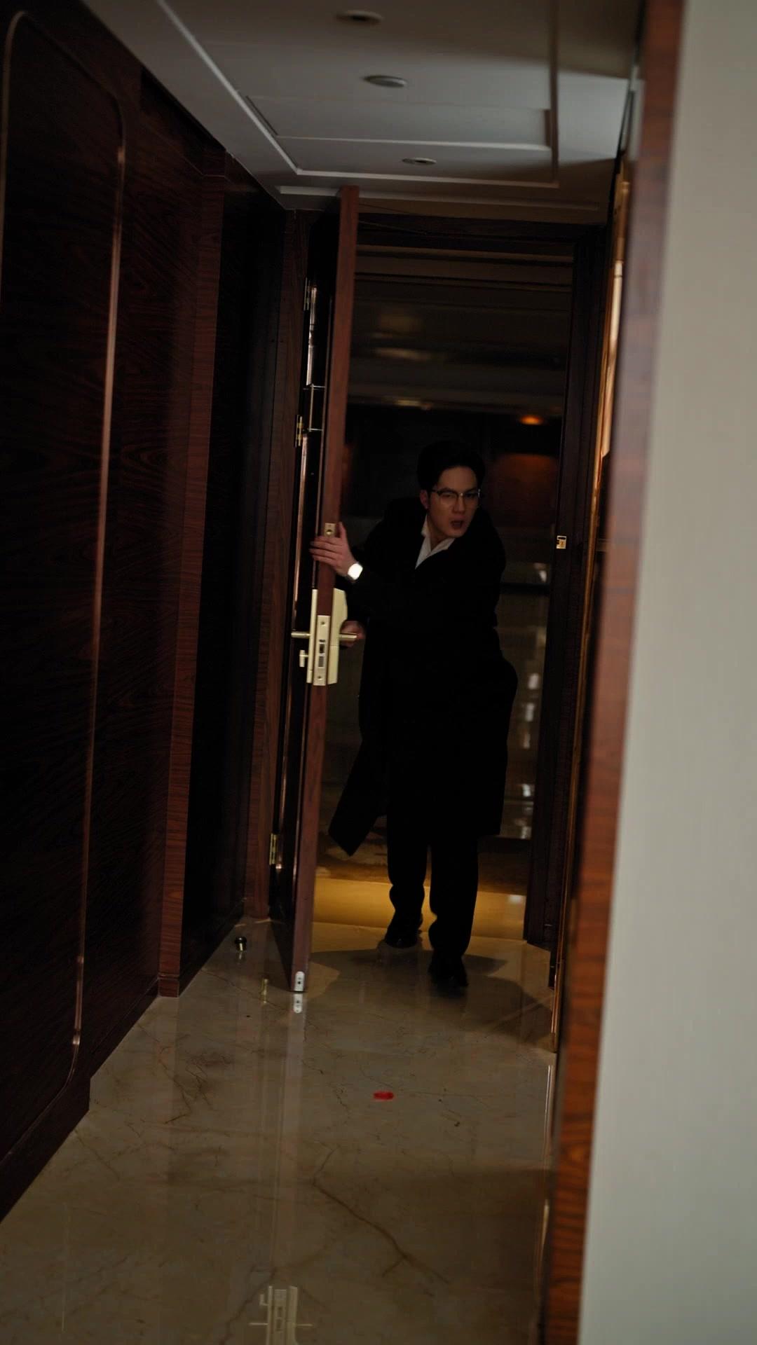 MÉFIEZ-VOUS DU CONJOINT