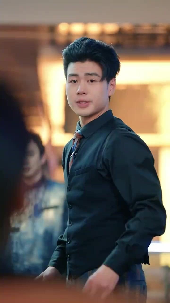 (Doblado)El pequeño maestro del billar