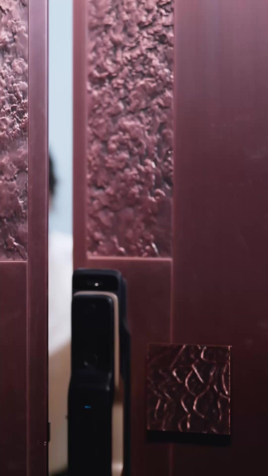 Topeng Palsu Keluarga