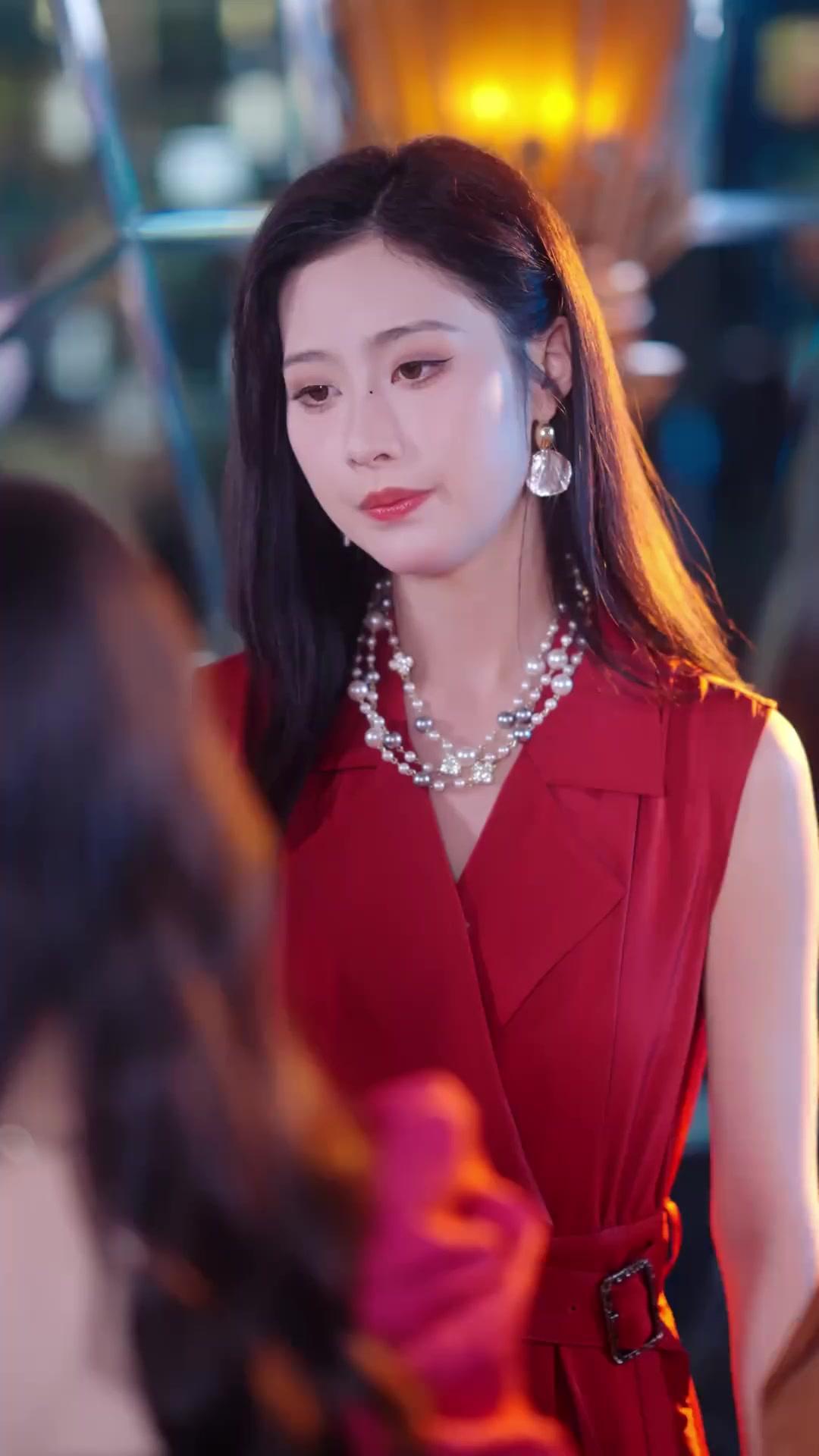 Genç Kocam Bana Aşkla Bağlı