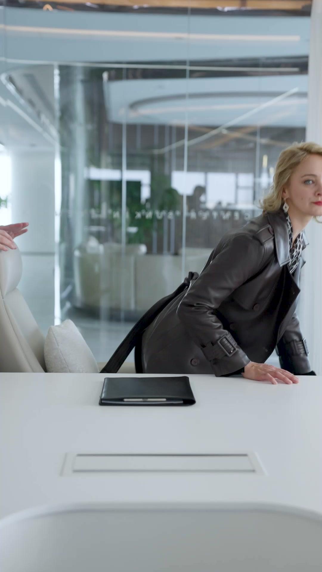 Queen Strikes: Traitor's Fall