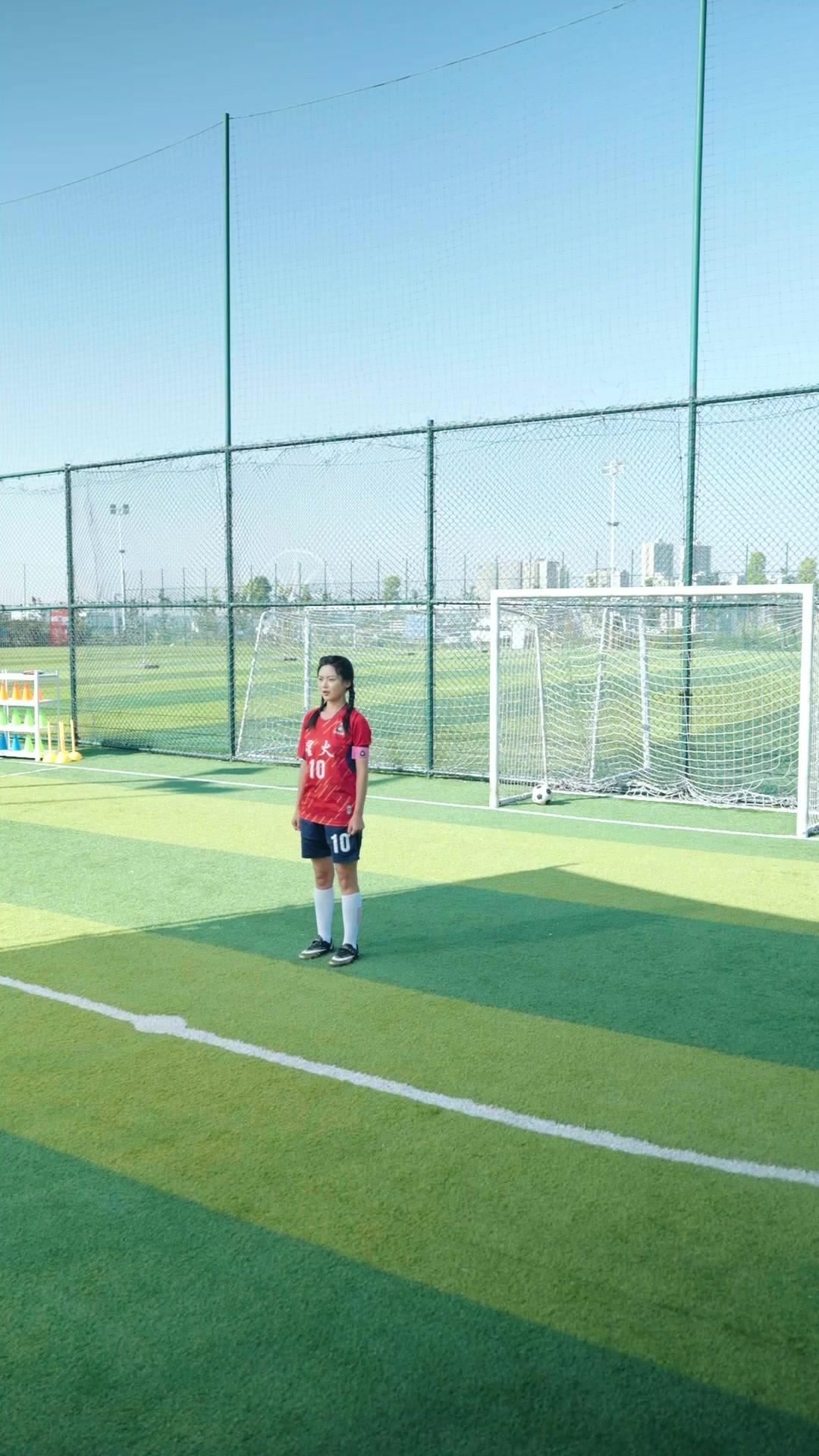 Wanita Juga Bisa Bola