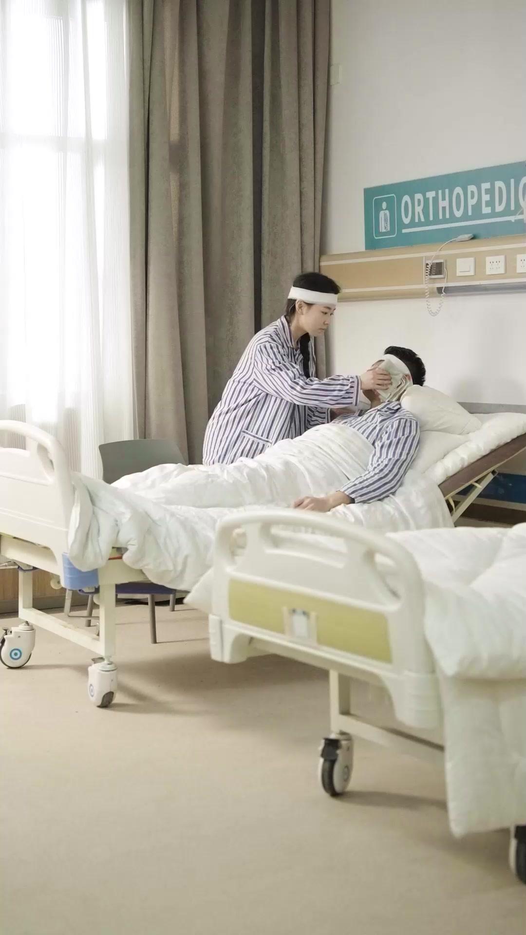 Anak Musuh dalam Pelukan